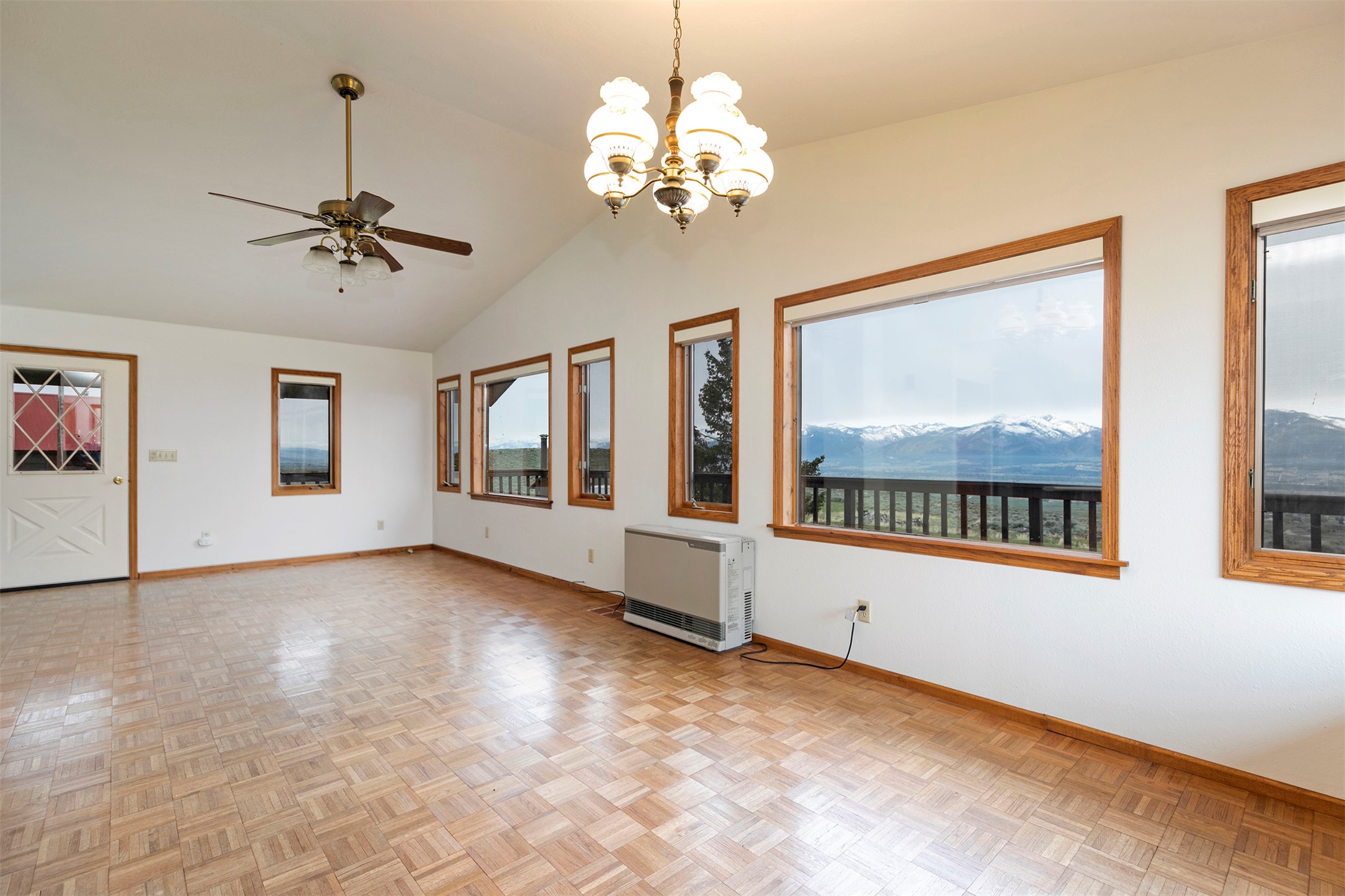1543 Echo Mountain Road Property Photo 4