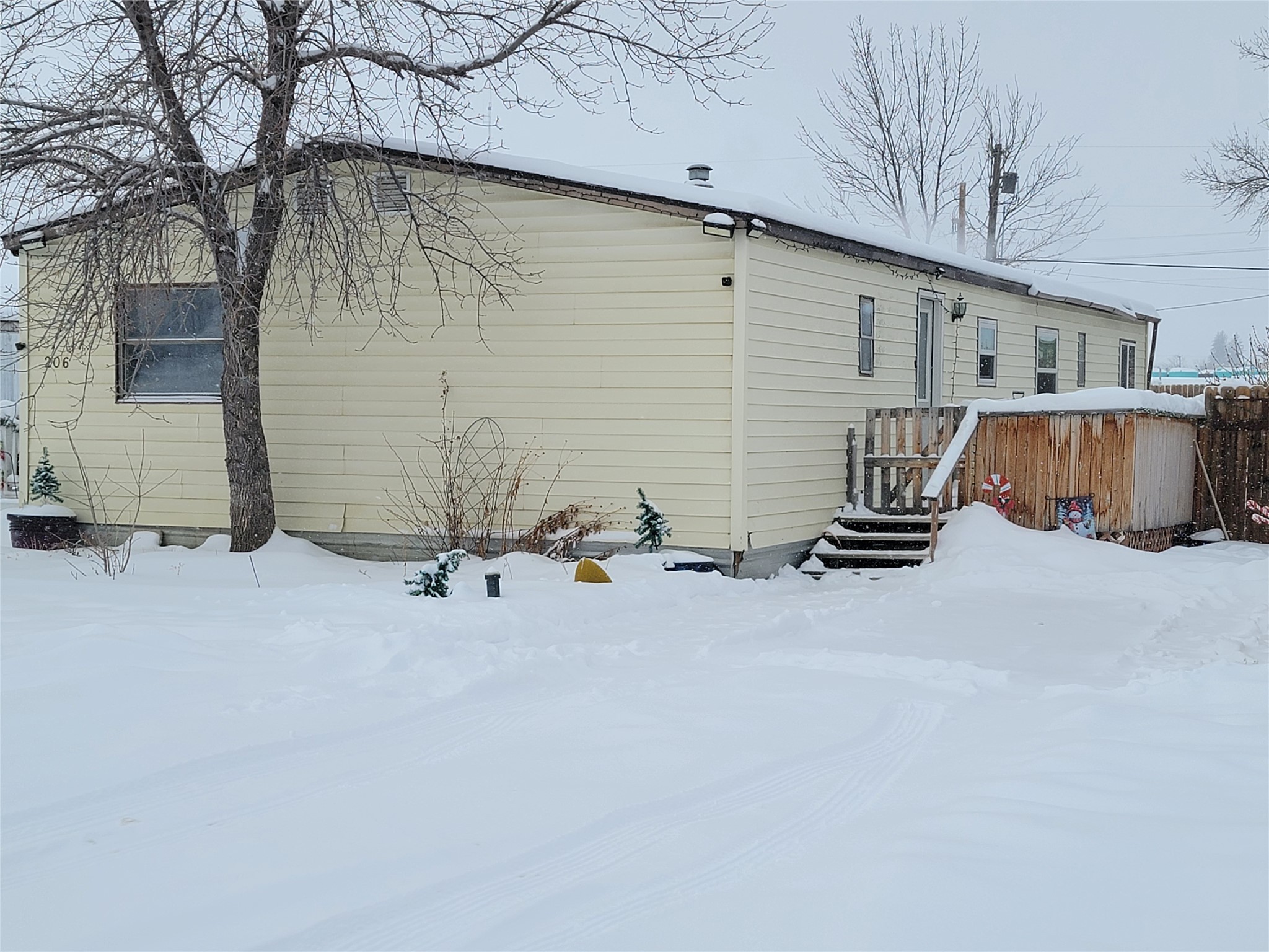 206 S Minnesota Street Property Photo 2