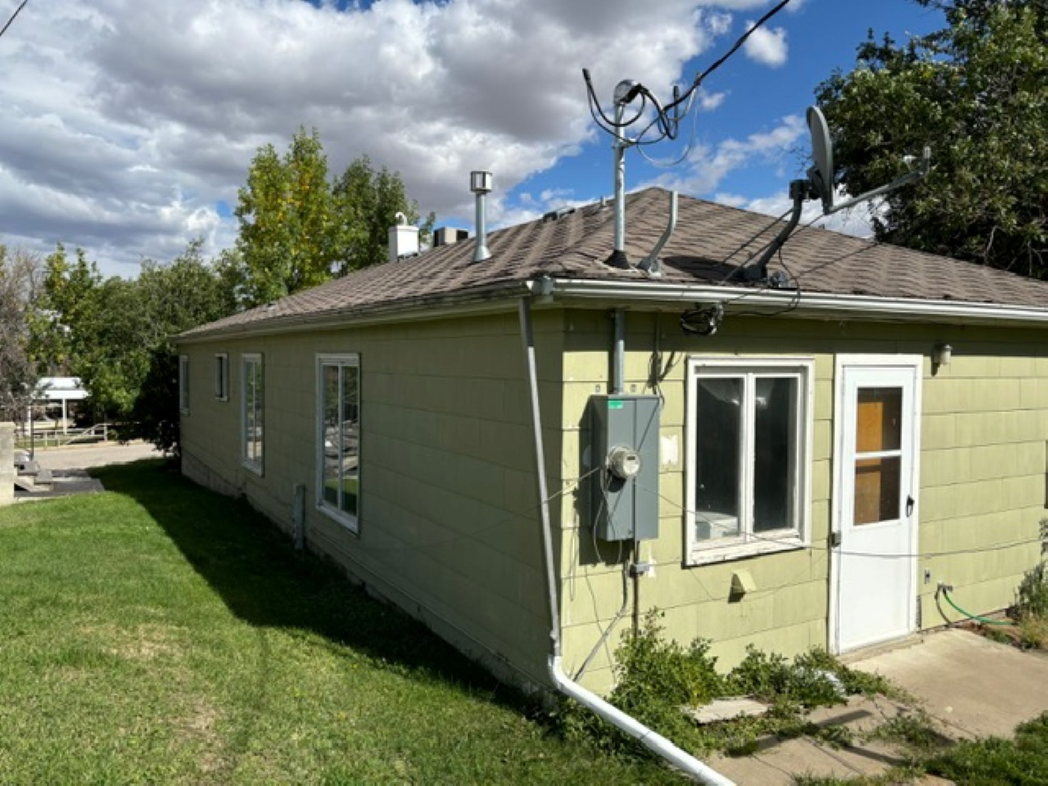 320 2nd Street S Property Photo 1