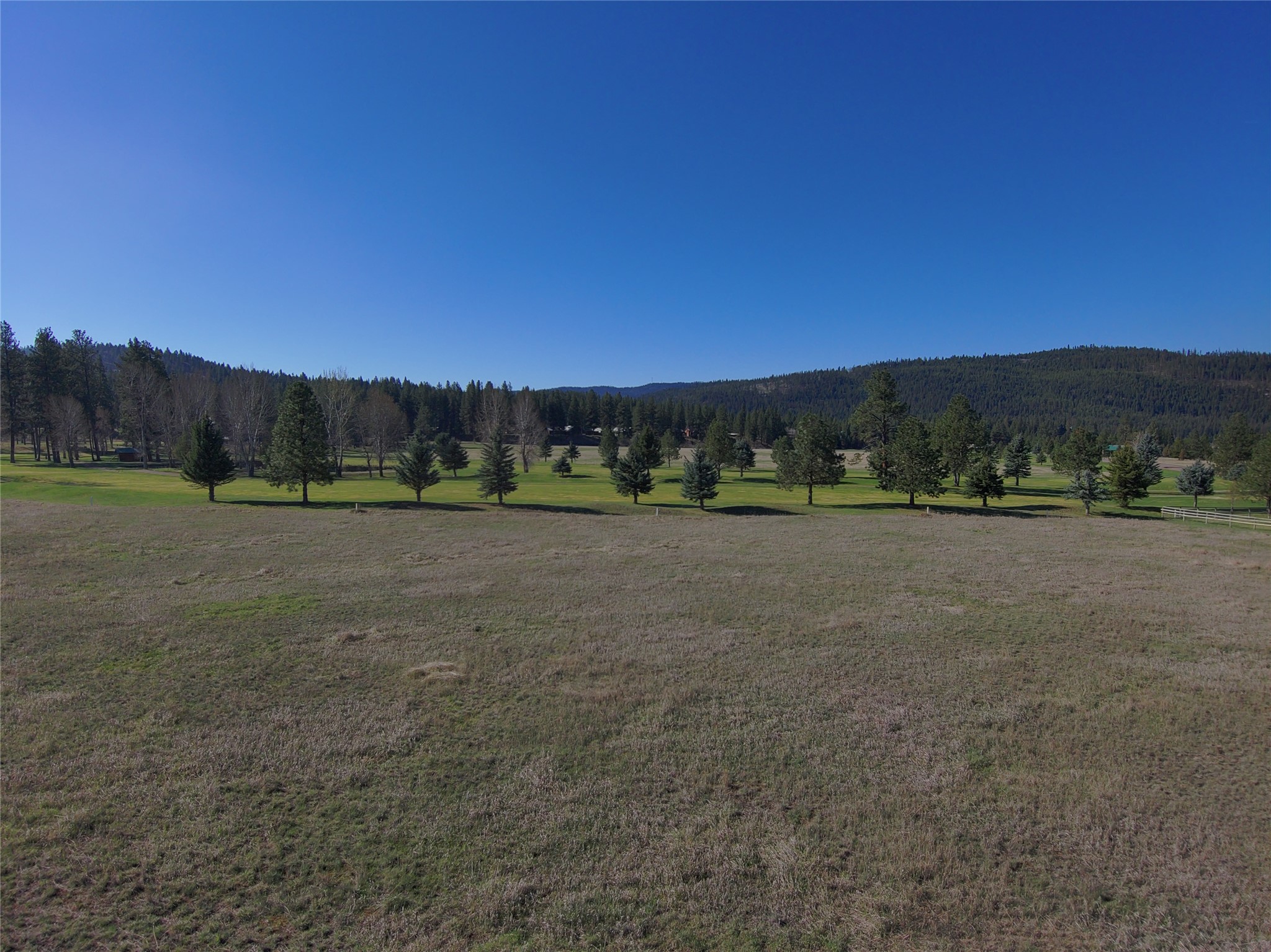 1182 Golf View Drive Property Photo 3