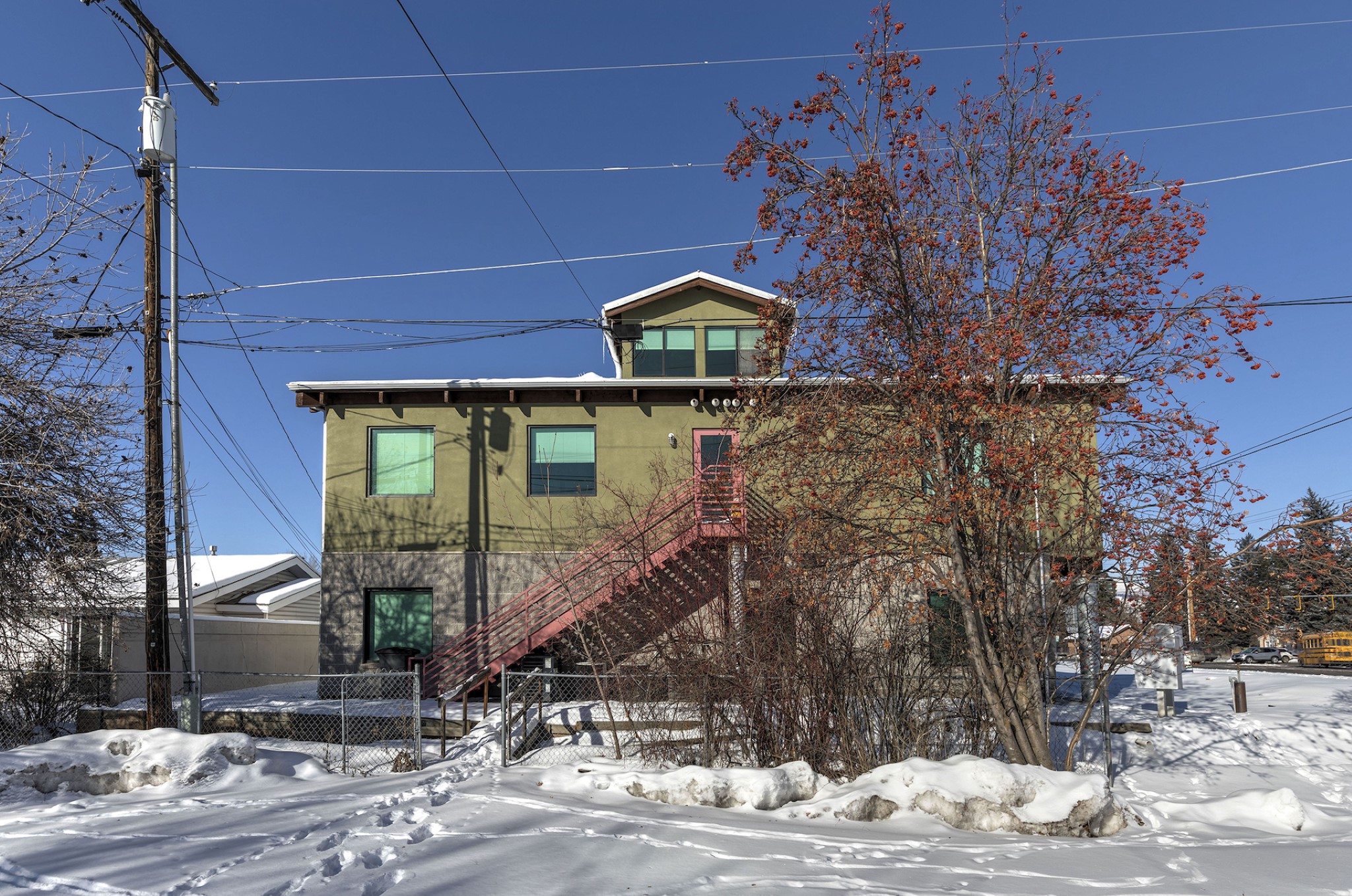 515 Reserve Street Property Photo 4
