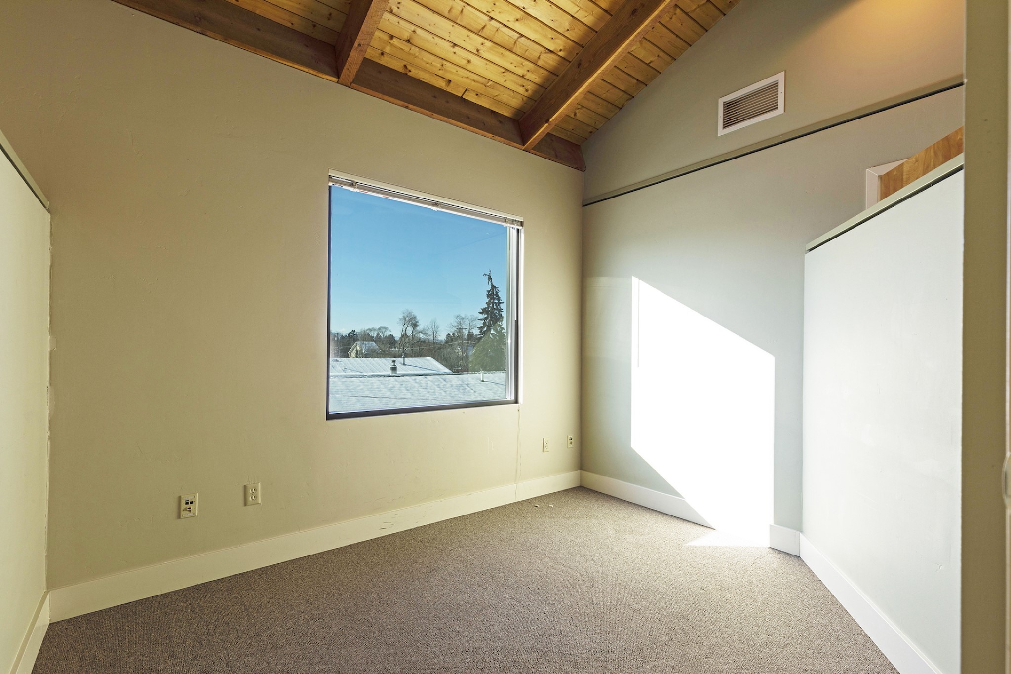 515 Reserve Street Property Photo 25