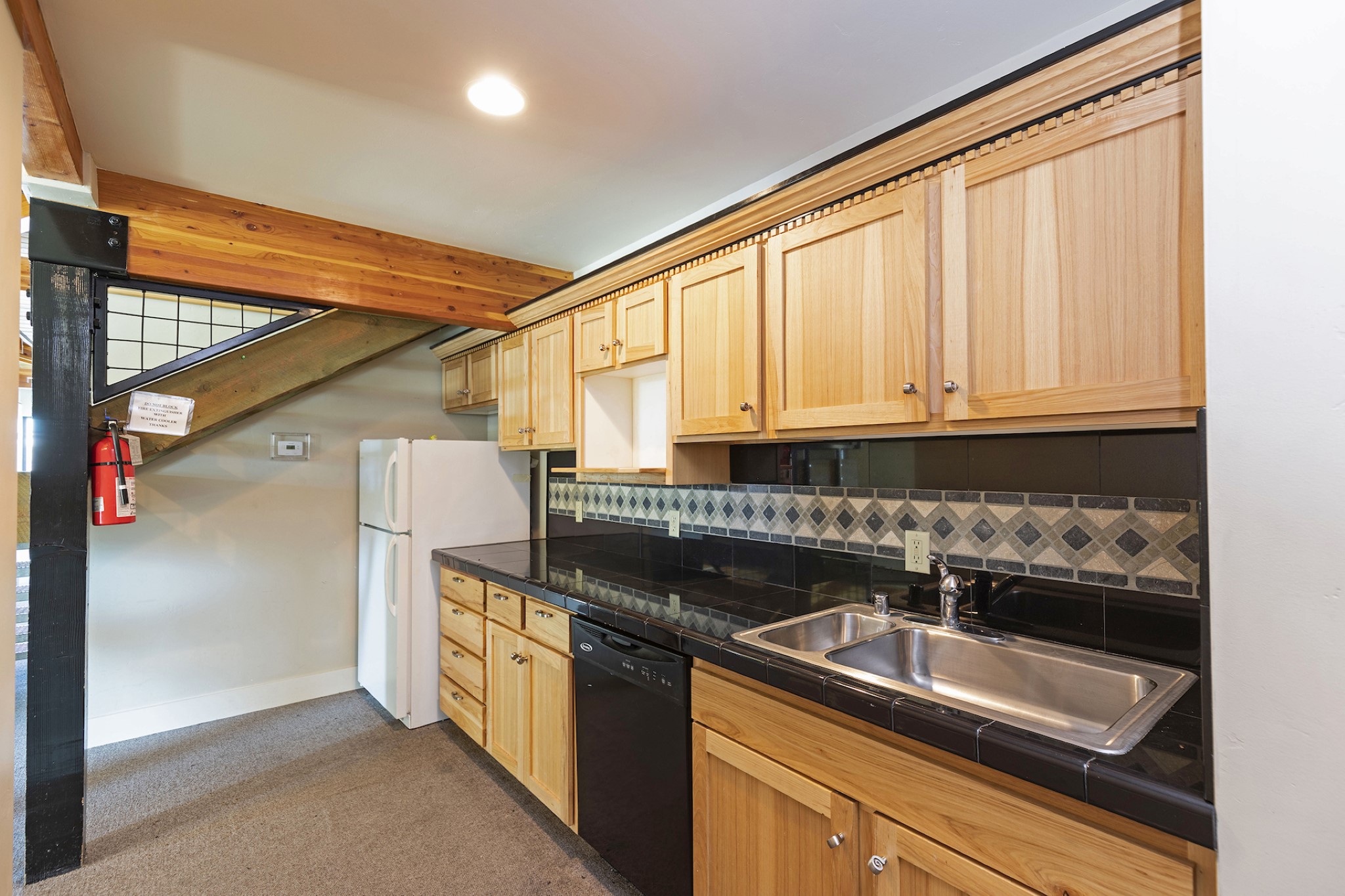 515 Reserve Street Property Photo 30