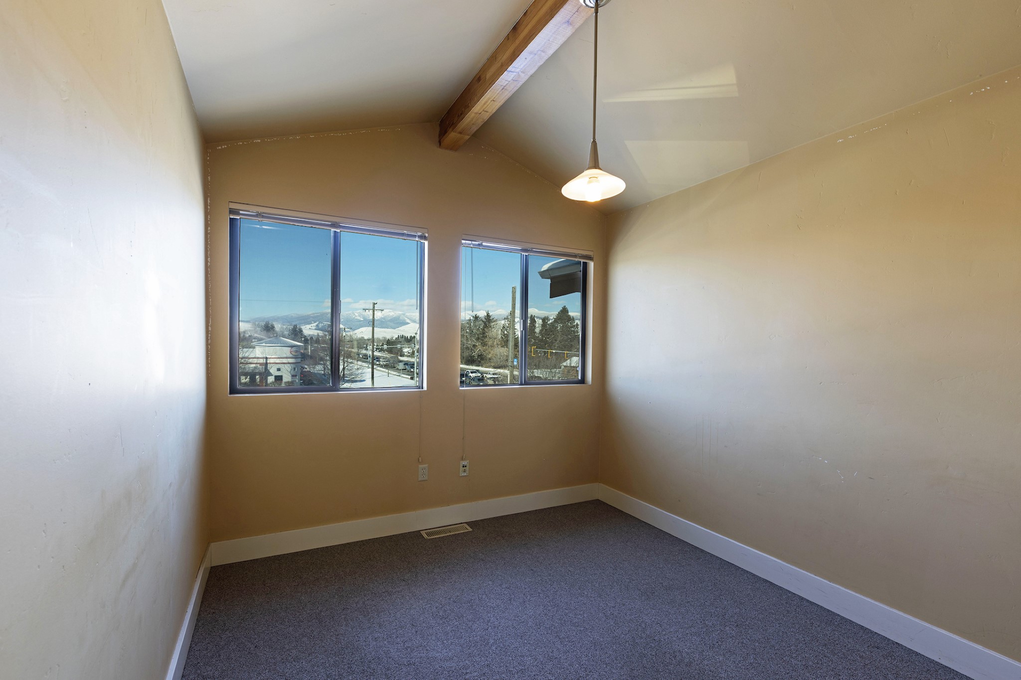 515 Reserve Street Property Photo 37