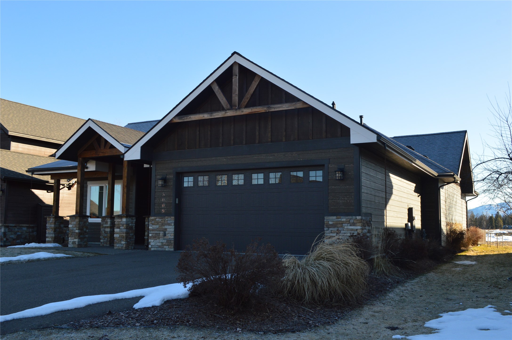 5009 Flatwater Drive Property Photo 2