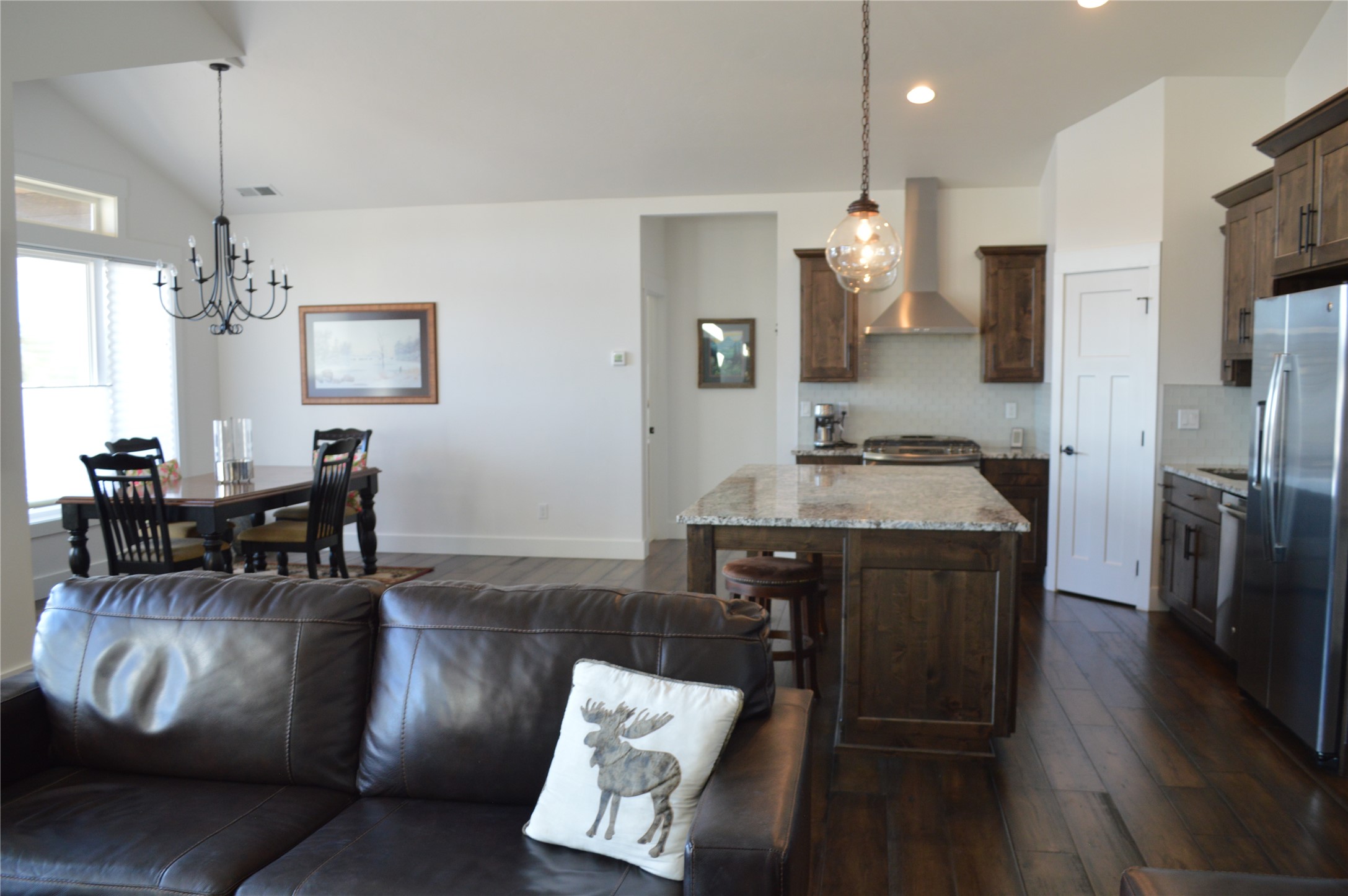 5009 Flatwater Drive Property Photo 8