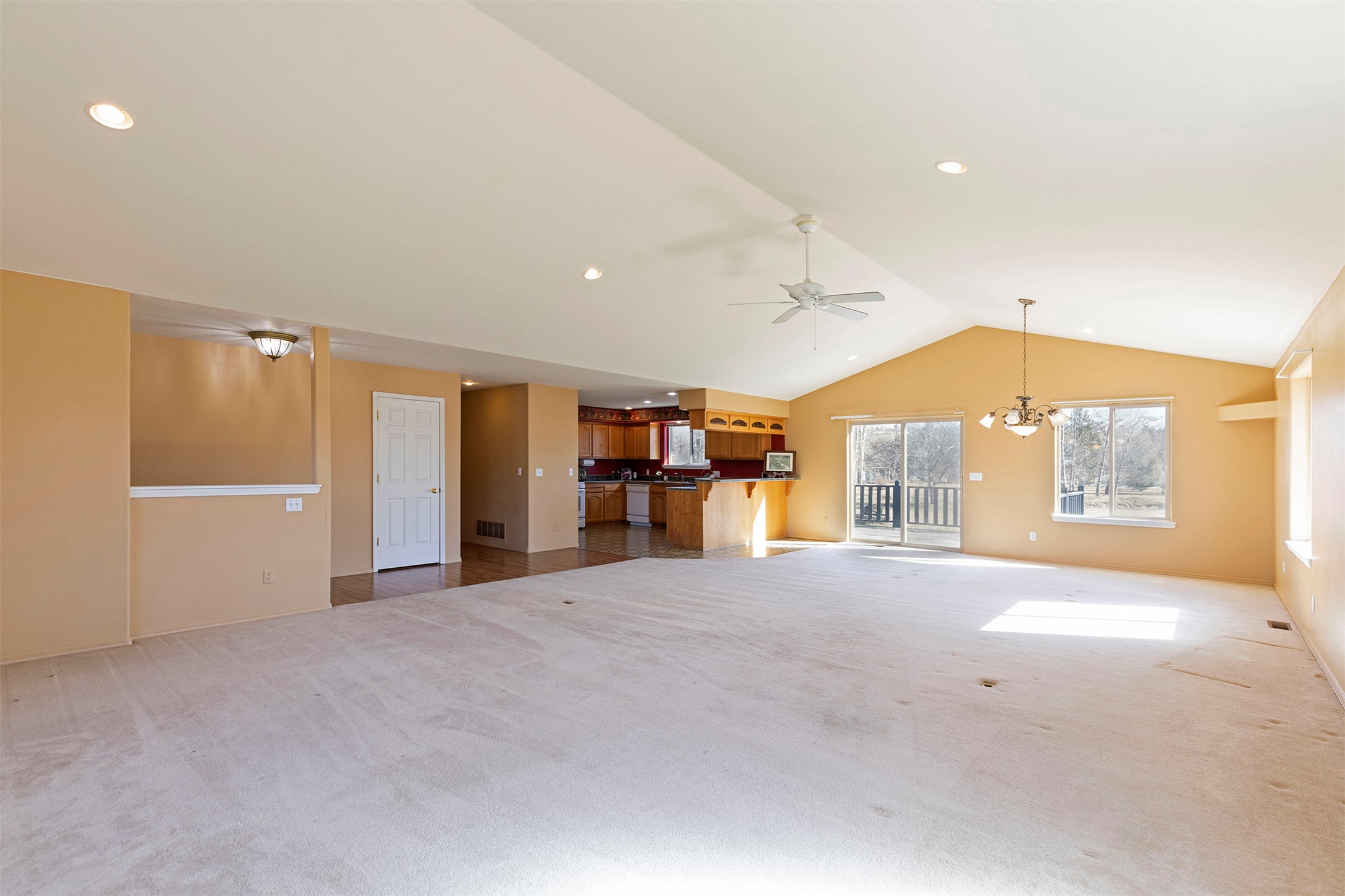 99 Como Vista Lane Property Photo 8