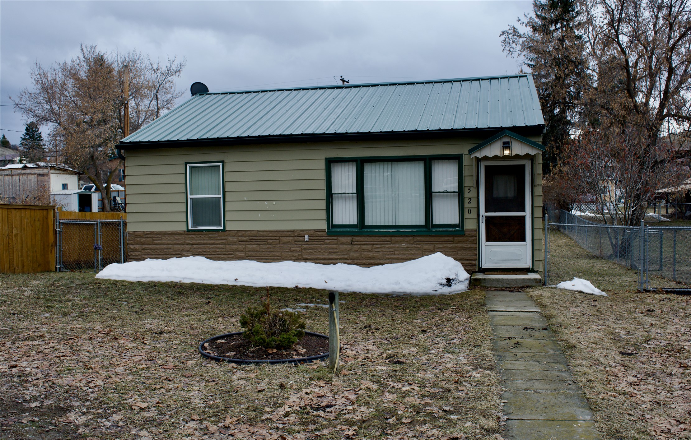 520 6th Street E Property Photo