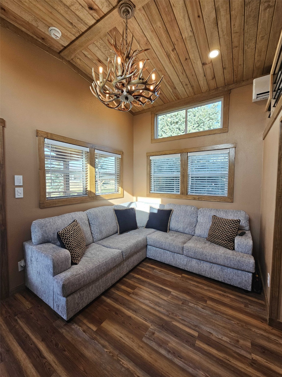 301 Kingfisher Loop Property Photo 8