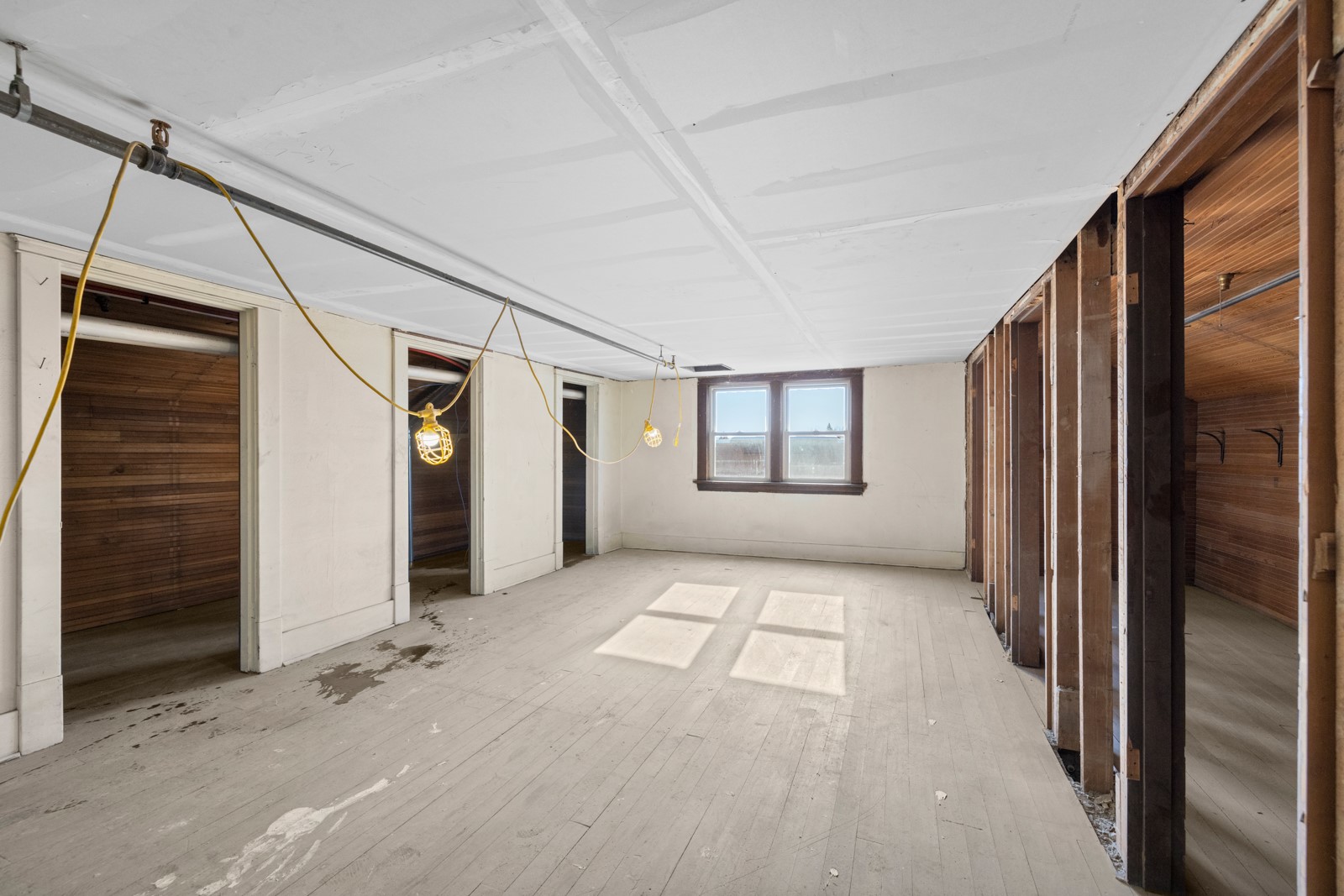 300 2nd Street E 2 Property Photo 37