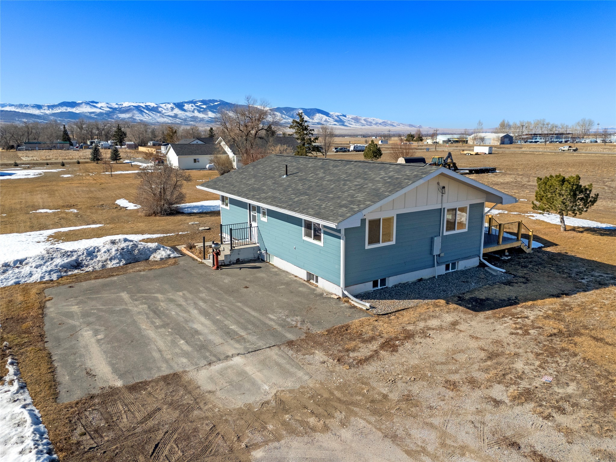 33 Sharon Loop Property Photo 19