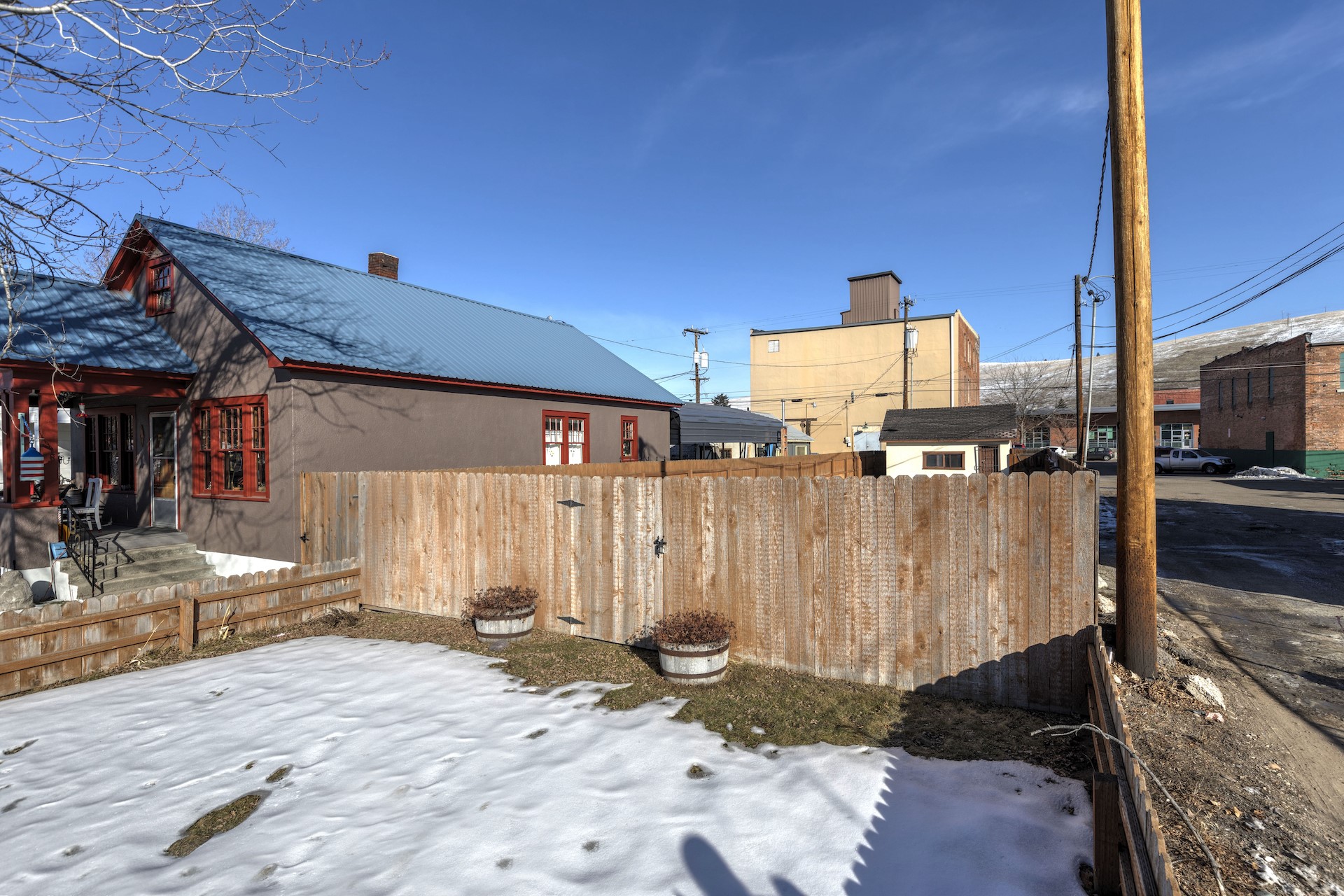 322 W Alder Street Property Photo 7