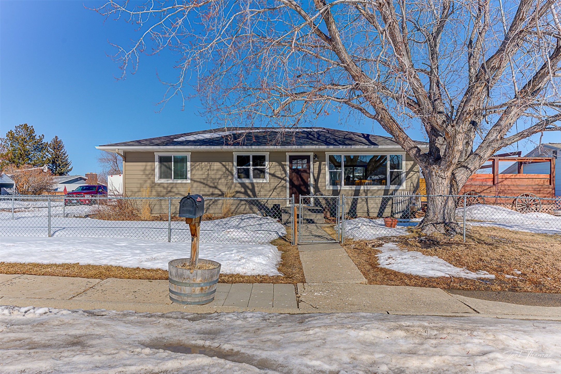 900 Maple Street Property Photo