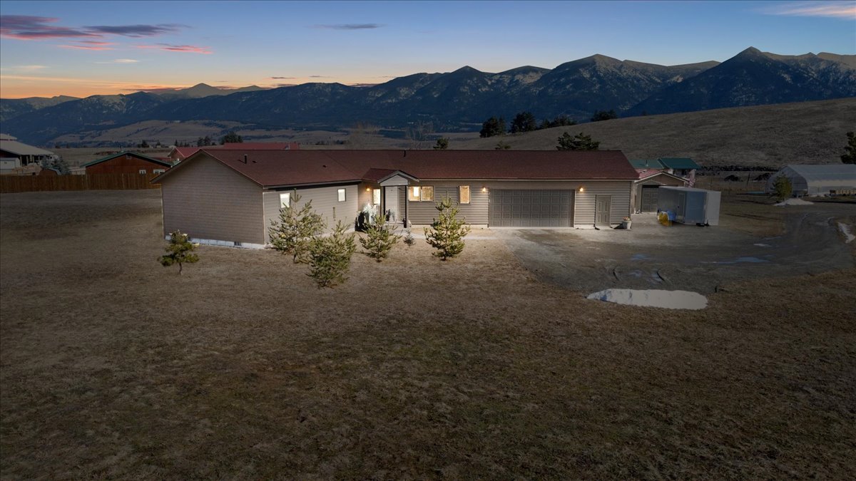 Corner Acres 2 Real Estate Listings Main Image