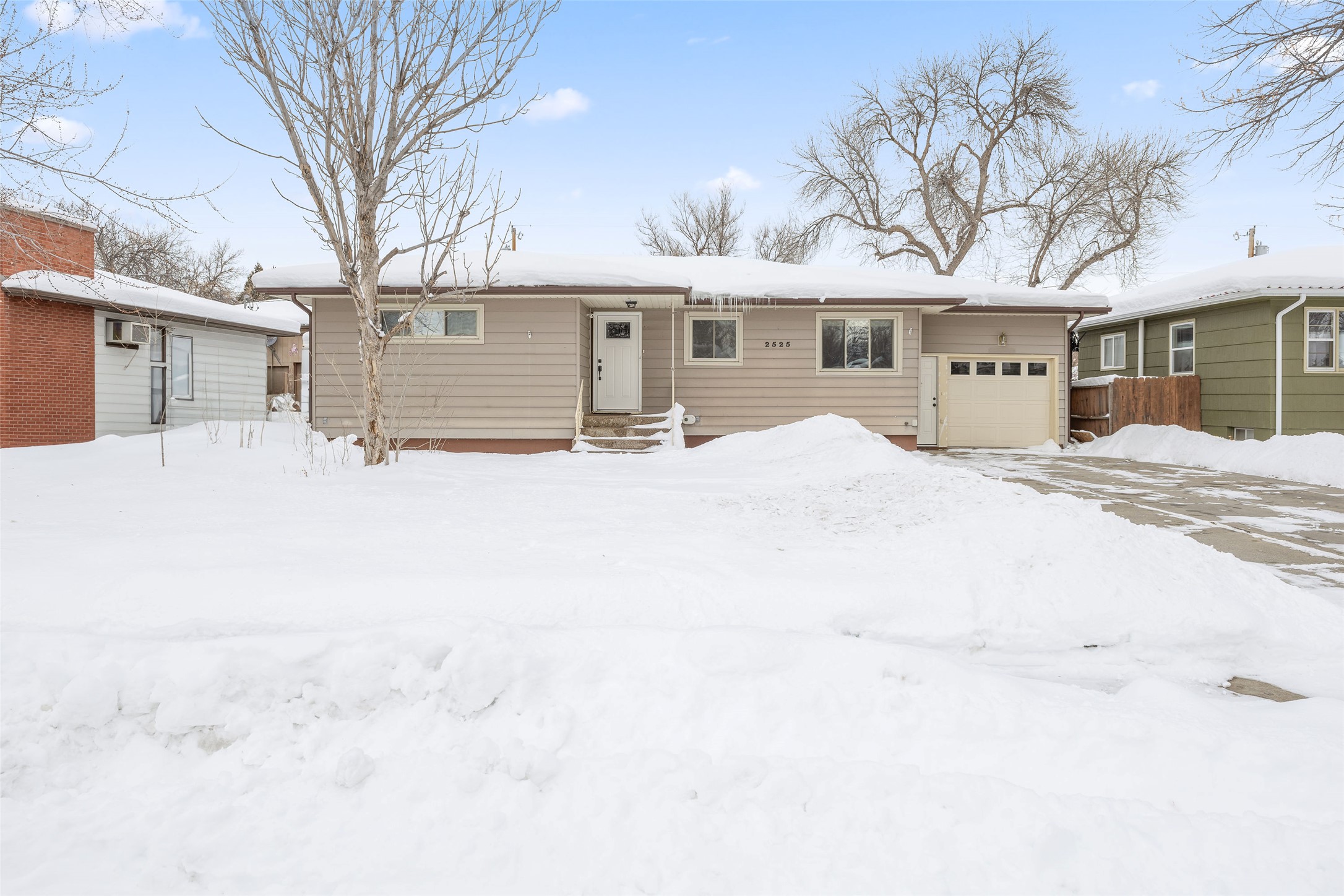 2525 Custer Avenue Property Photo