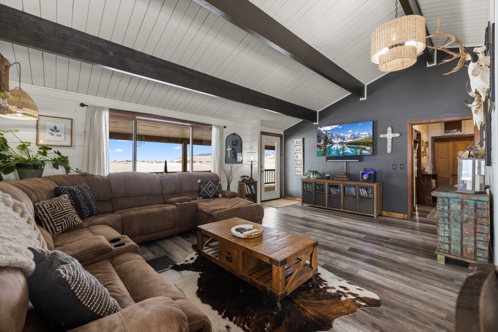 65637 Mt Highway 37 Property Photo 9