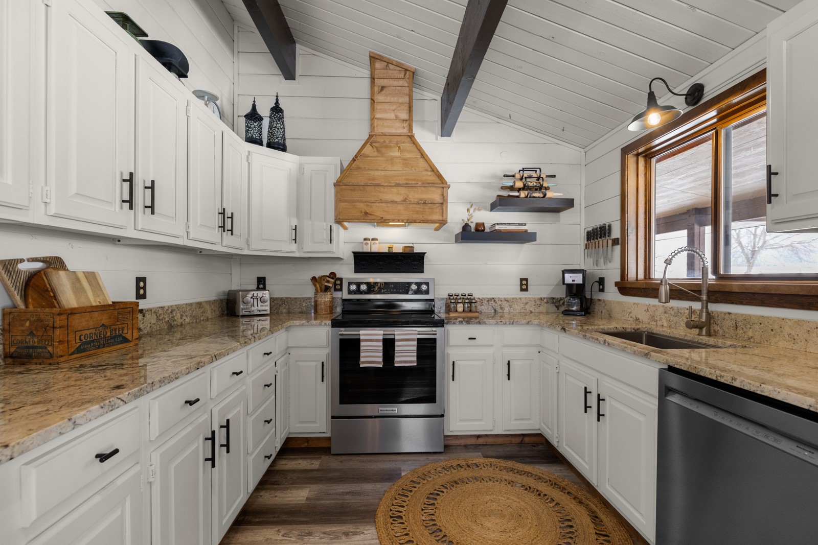 65637 Mt Highway 37 Property Photo 16