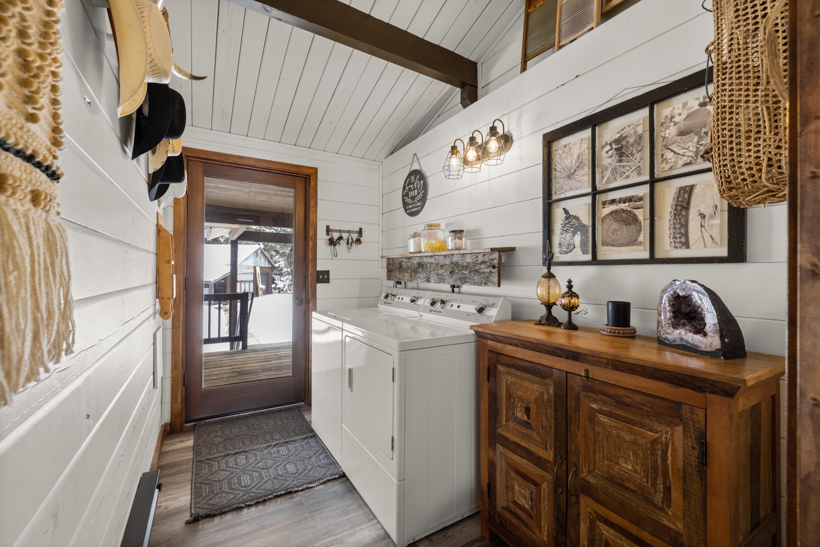 65637 Mt Highway 37 Property Photo 26