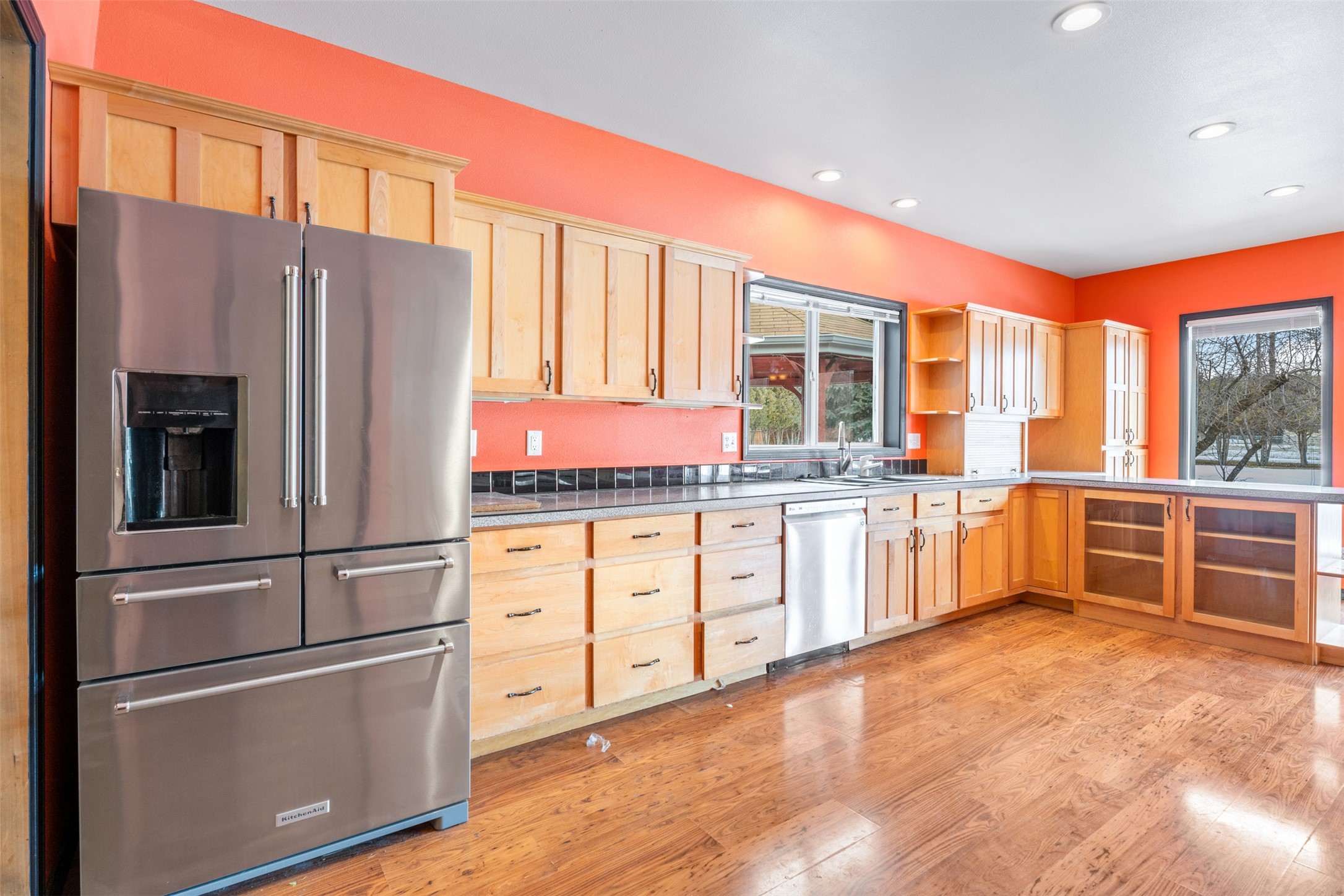 429 Riverside Avenue Property Photo 3