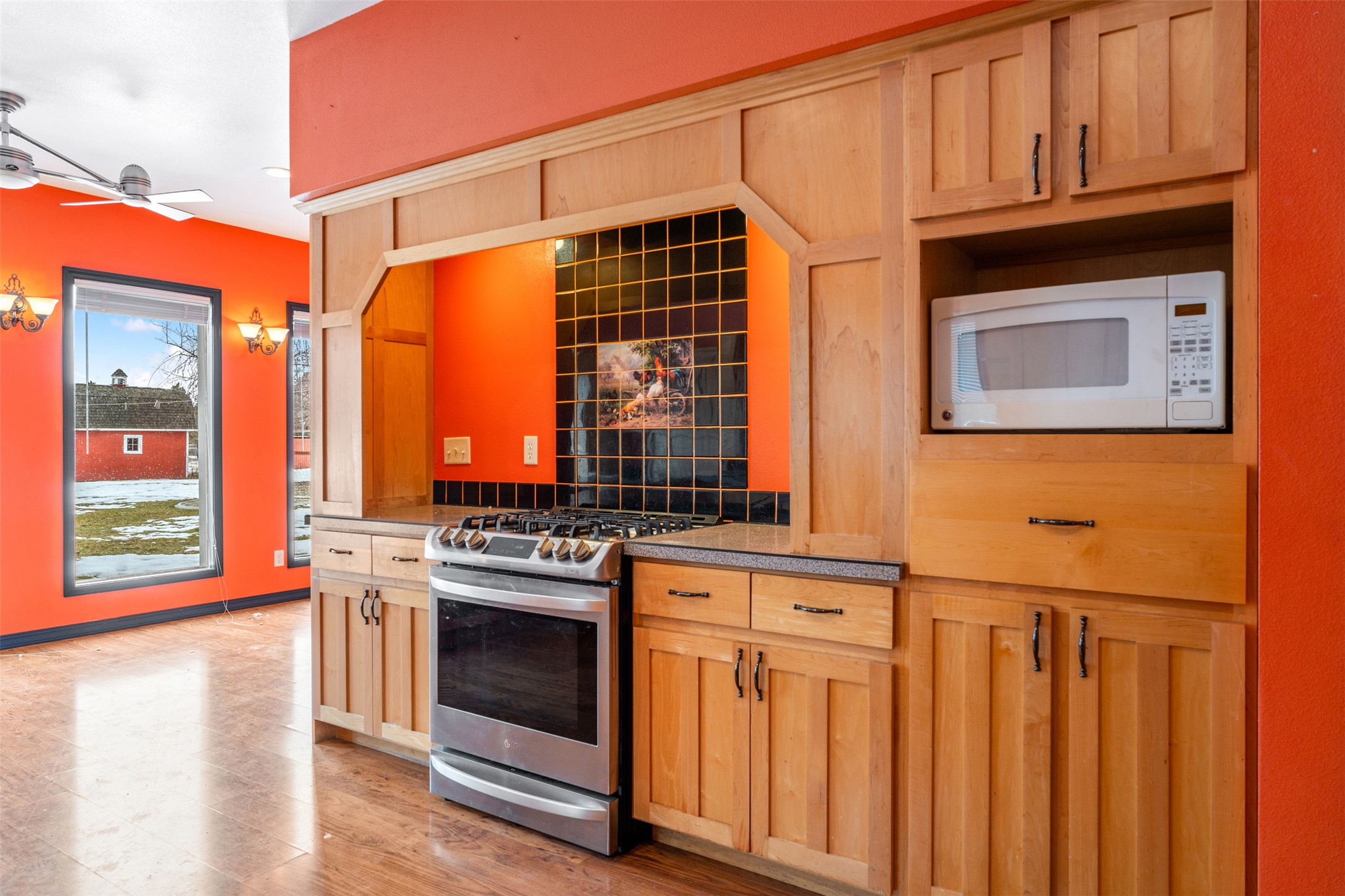 429 Riverside Avenue Property Photo 4