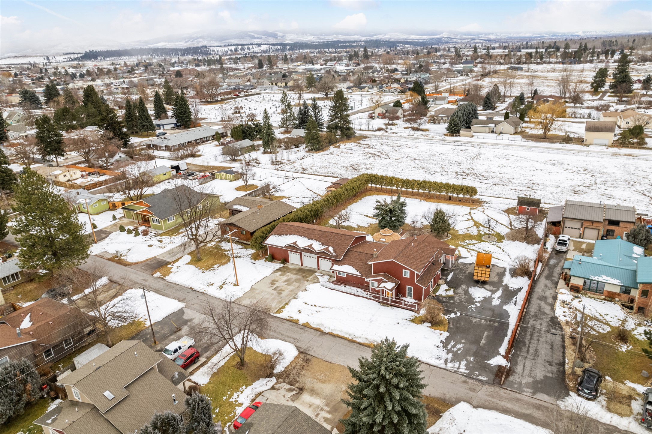 429 Riverside Avenue Property Photo 7