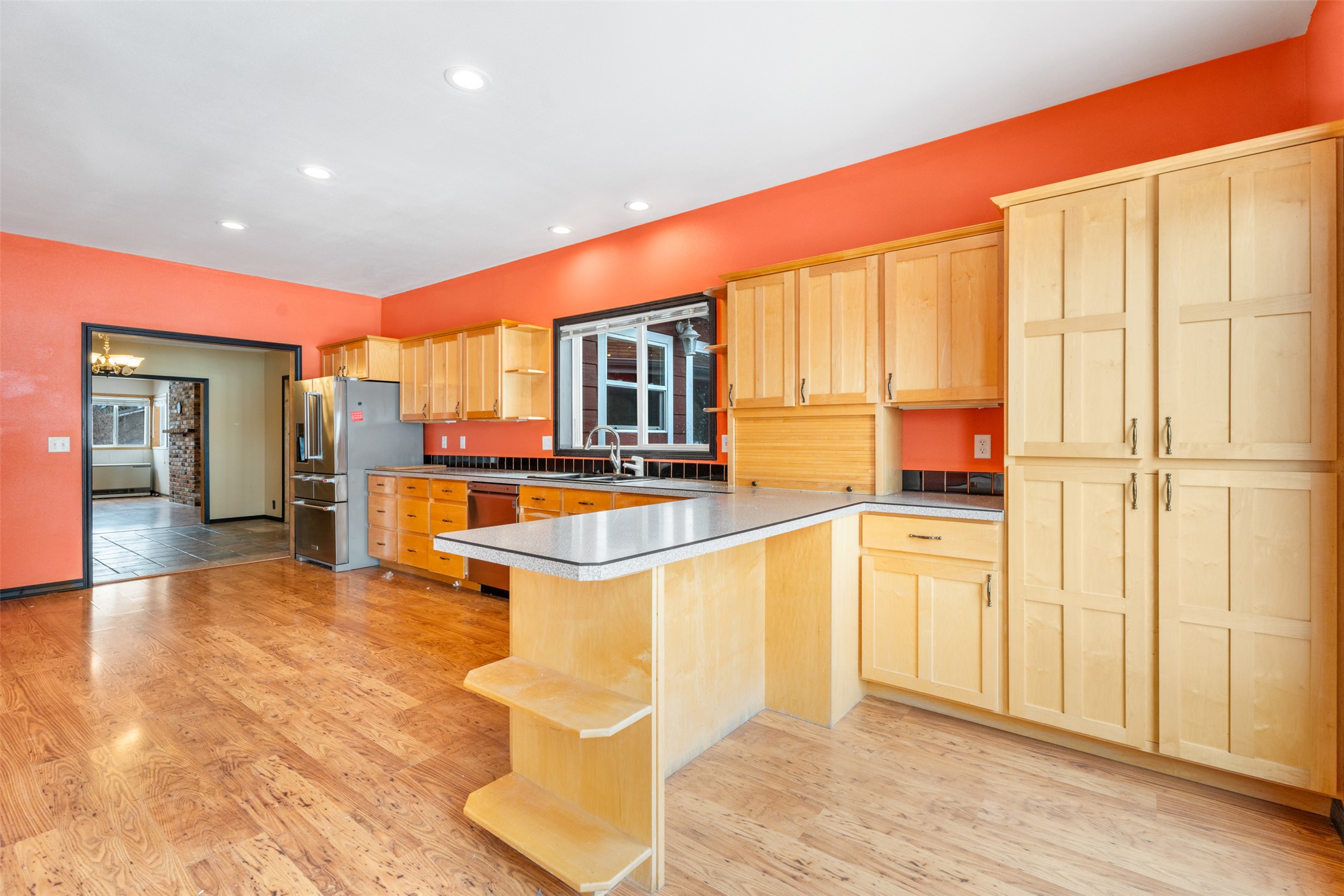 429 Riverside Avenue Property Photo 18