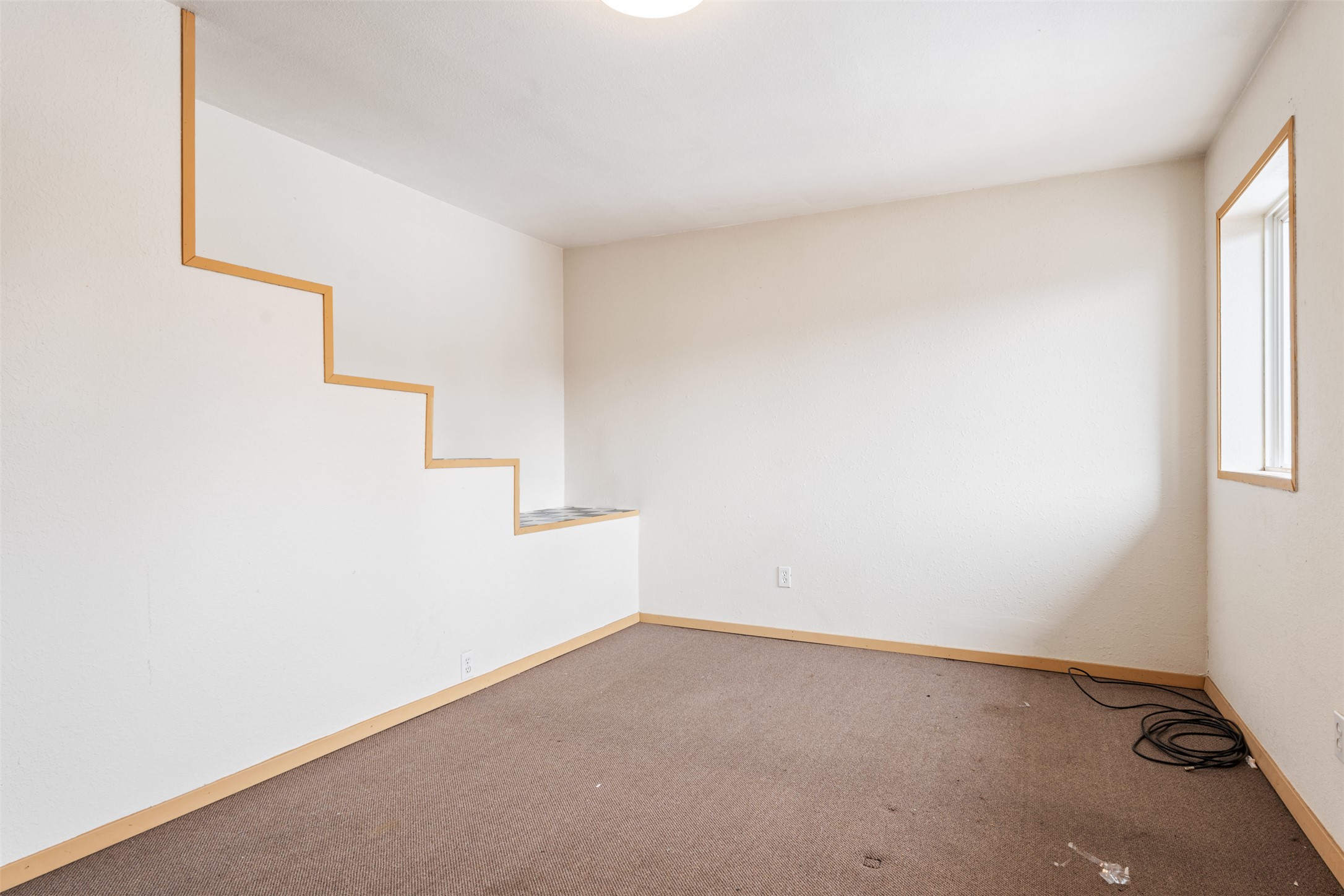 429 Riverside Avenue Property Photo 23