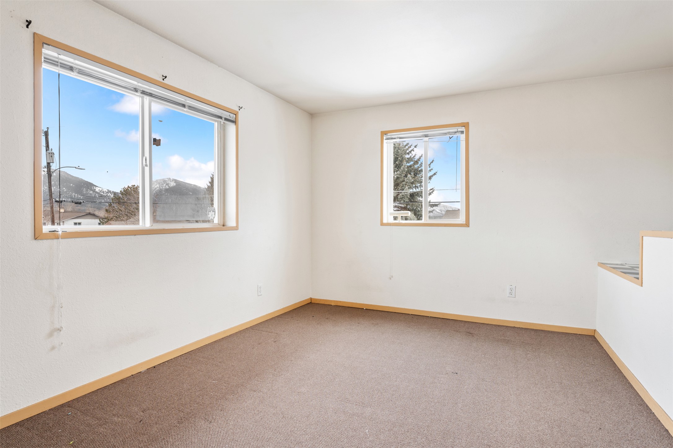 429 Riverside Avenue Property Photo 24