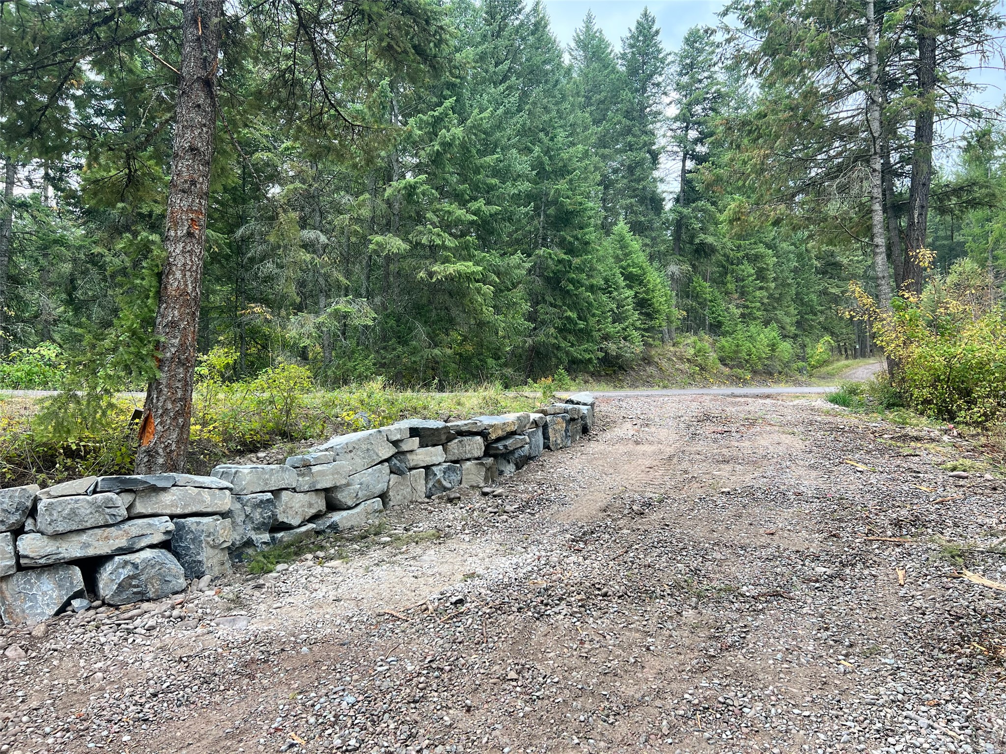 222/226 Many Lakes Drive Property Photo 4