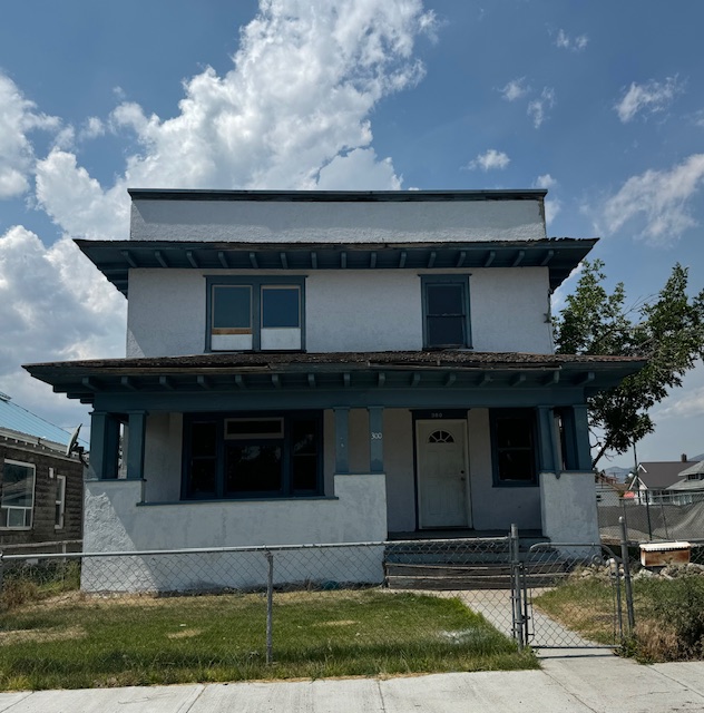 300 Pine Street Property Photo