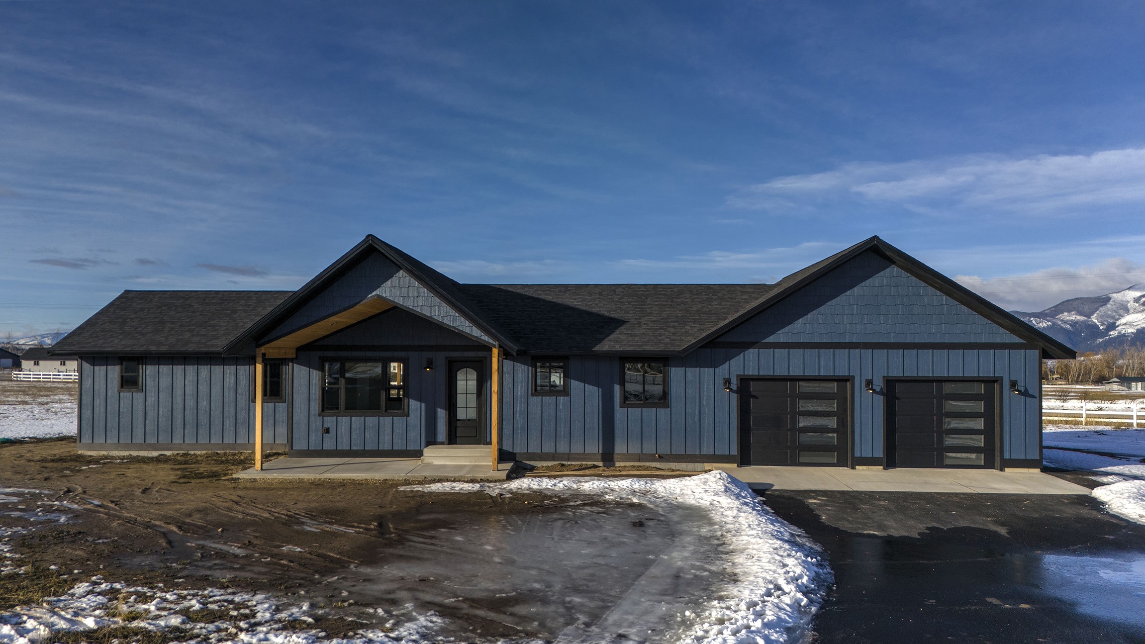 811 Chieftain Court Property Photo 1