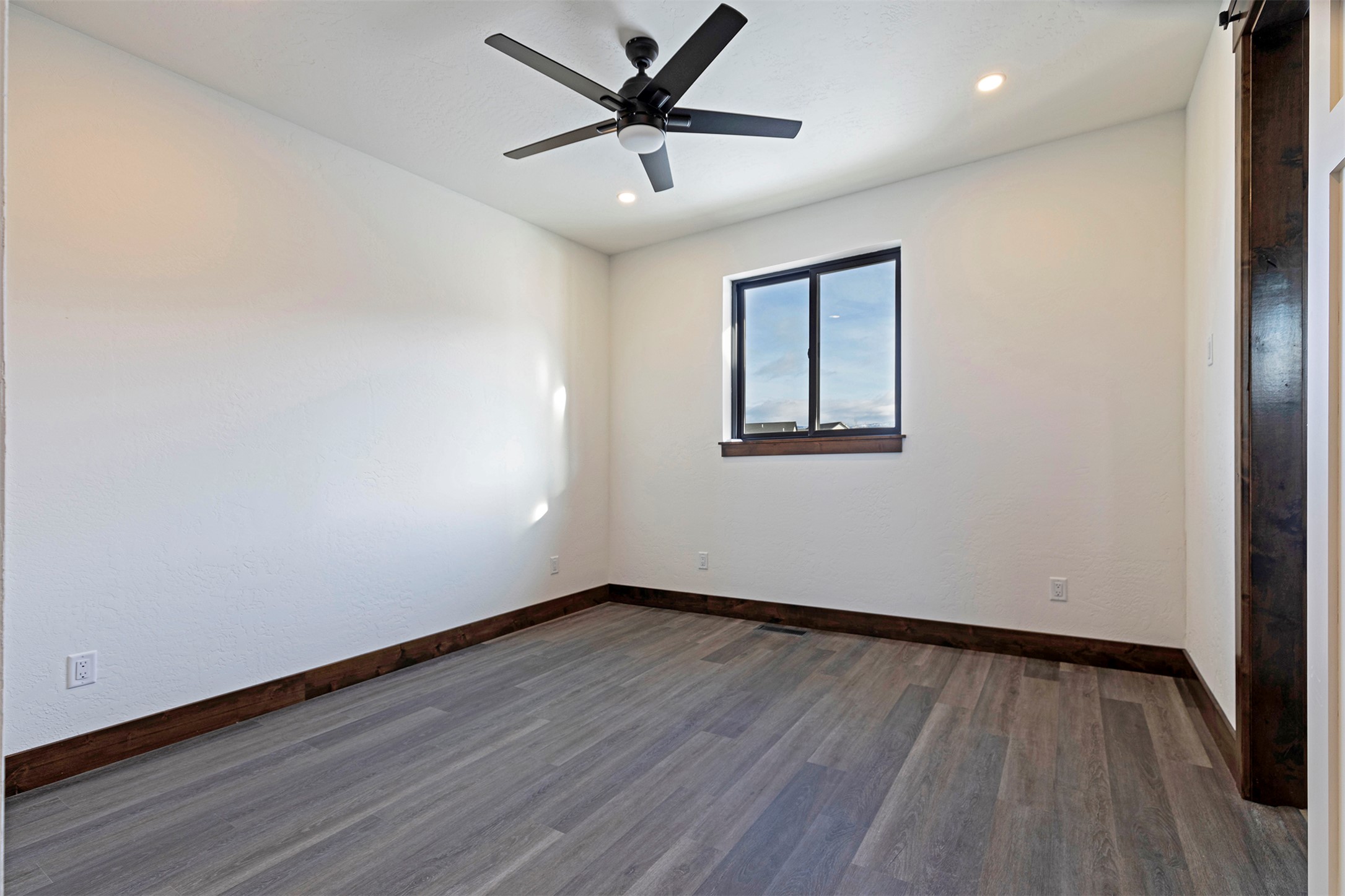 811 Chieftain Court Property Photo 17