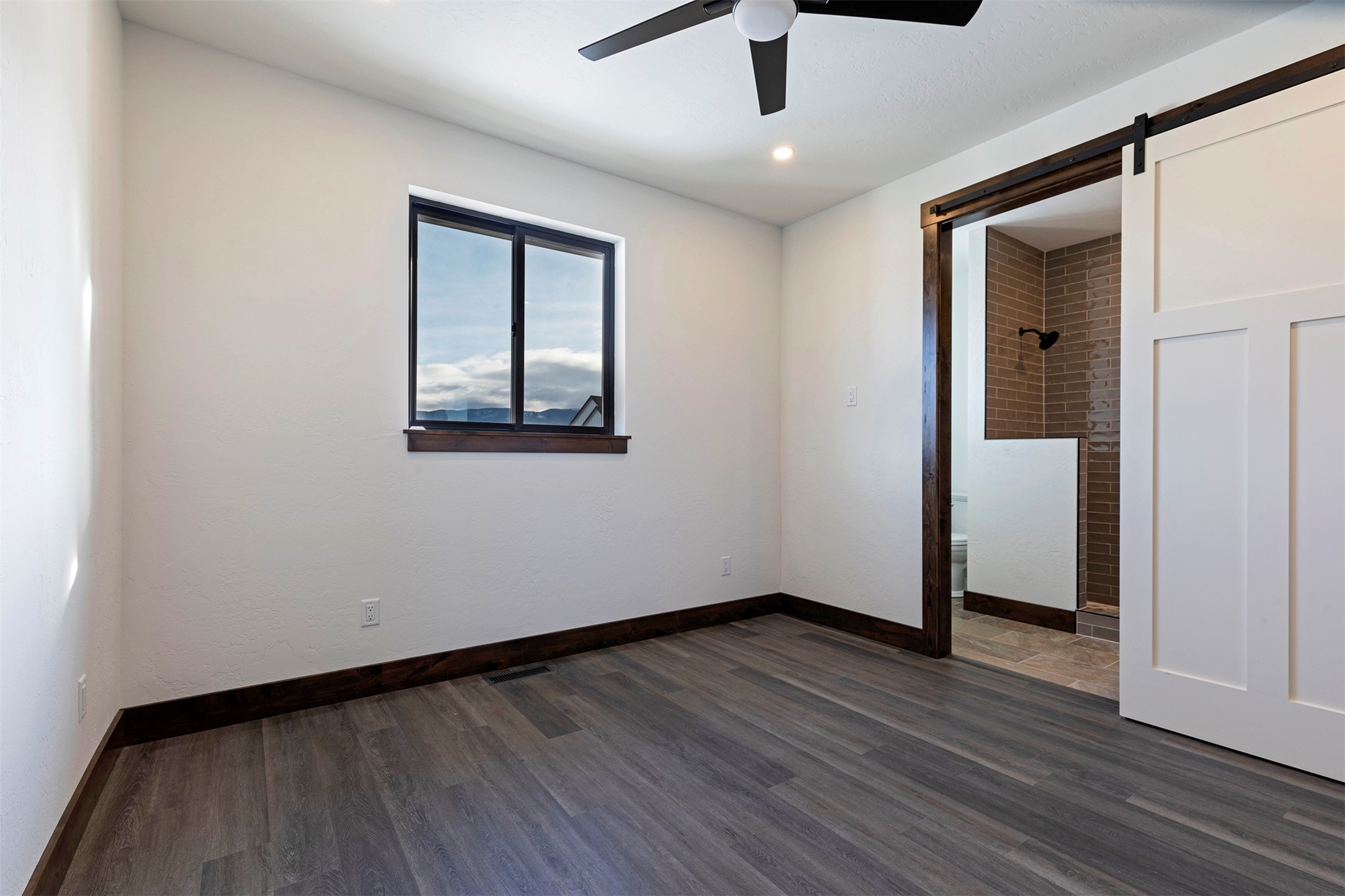 811 Chieftain Court Property Photo 18