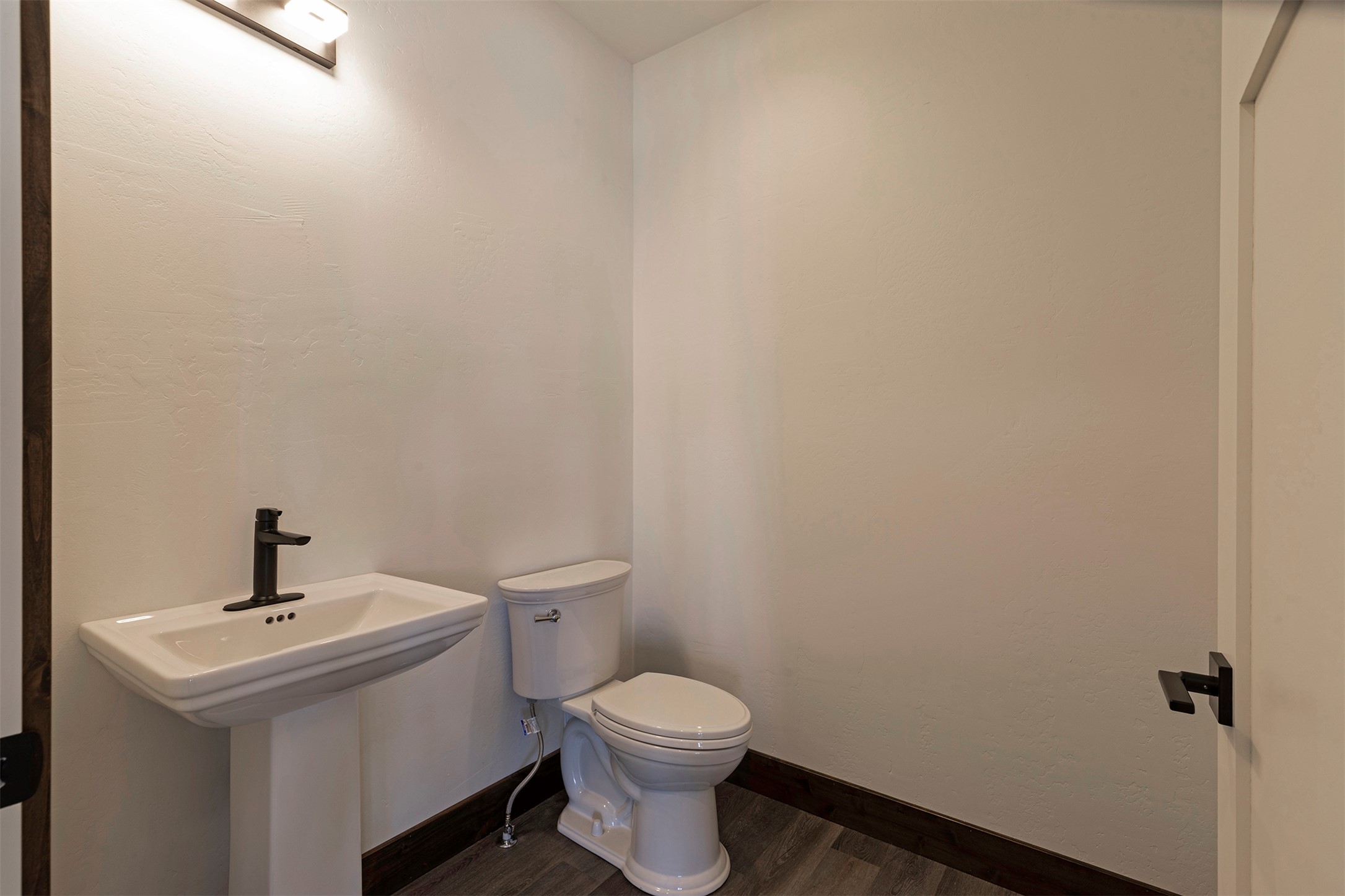 811 Chieftain Court Property Photo 27