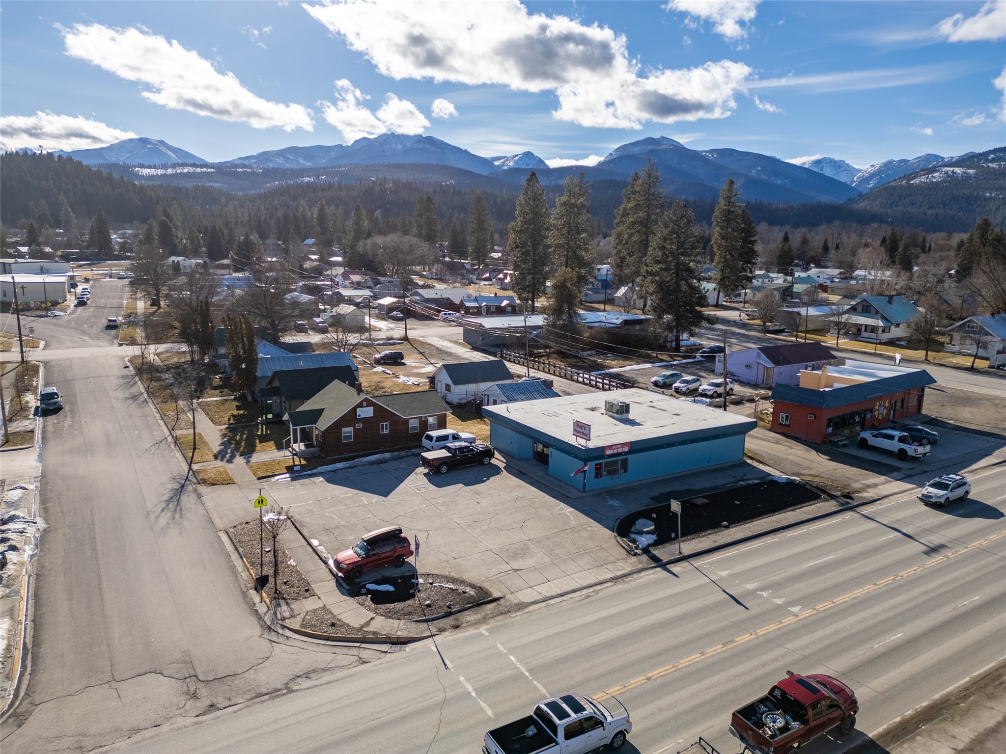 906 Montana Avenue Property Photo 1