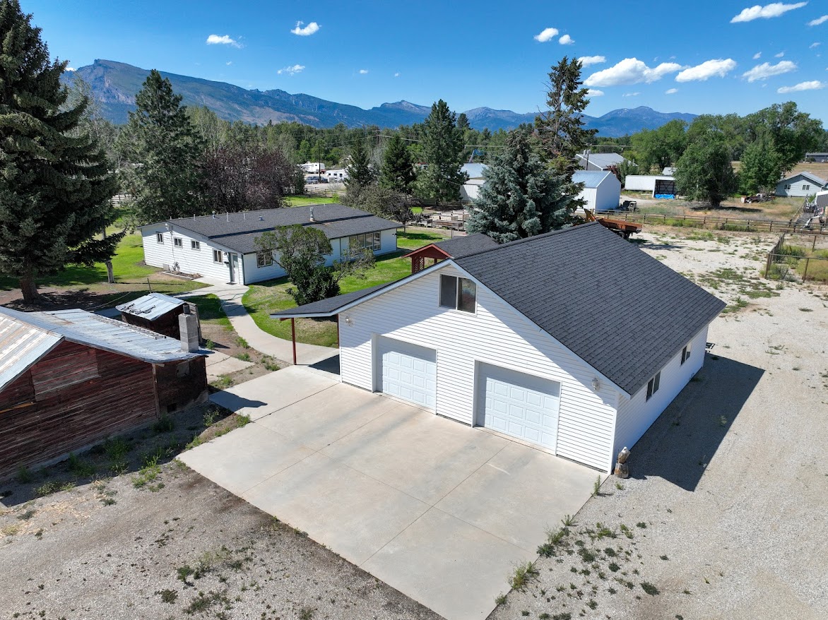 384 Old Corvallis Road Property Photo 1