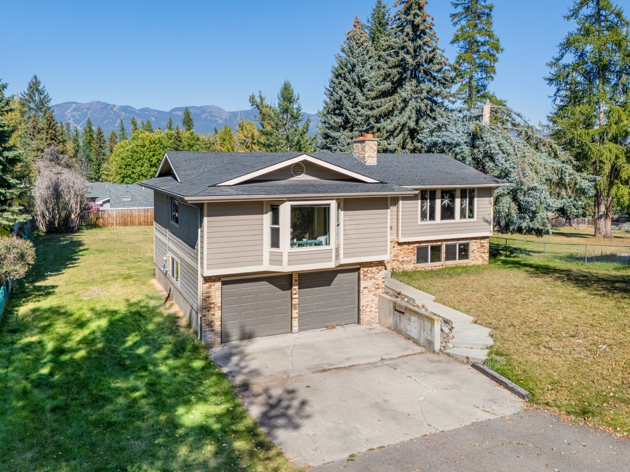 1040 7th Street W Property Photo 2