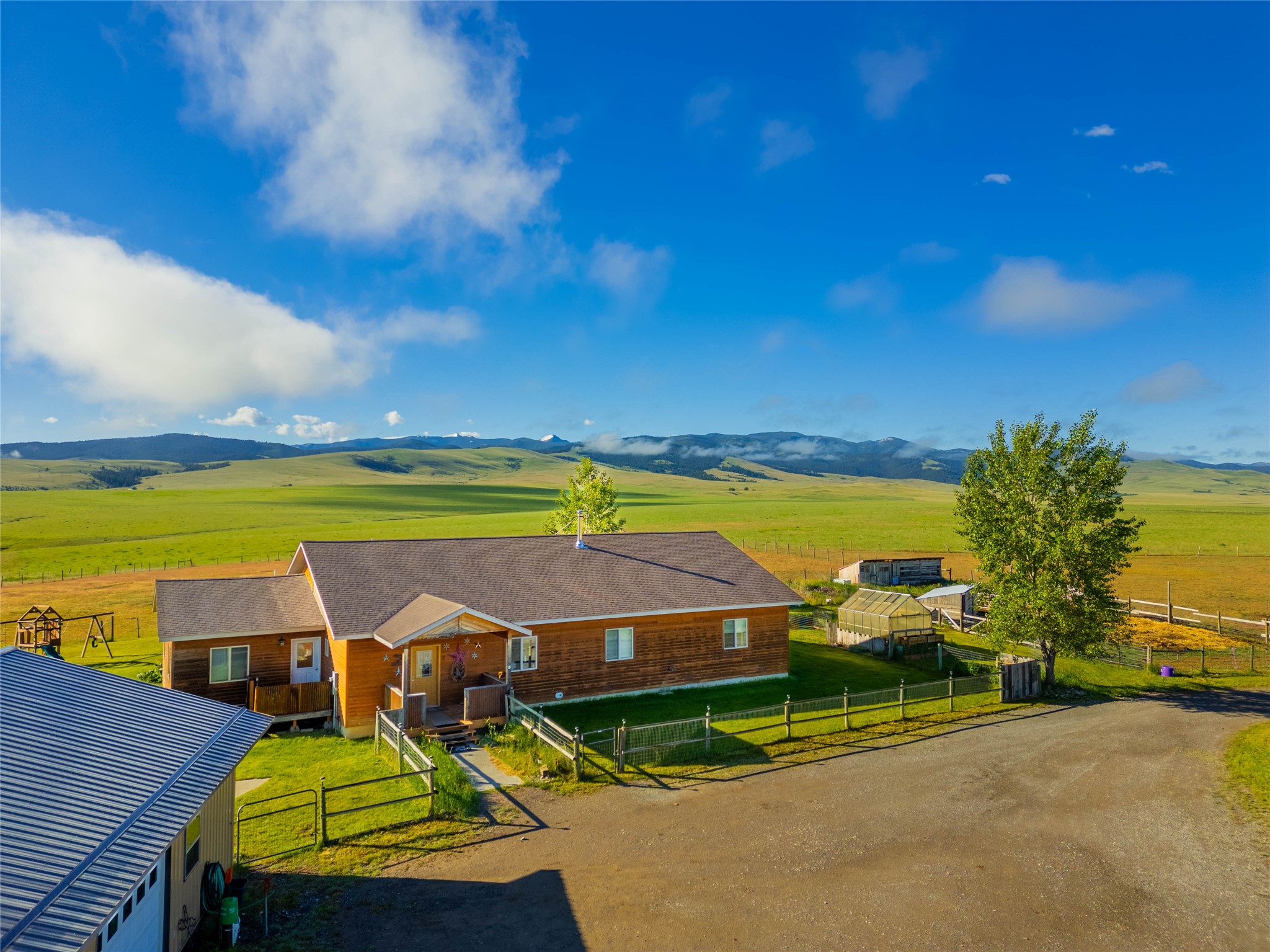 2 Sharptail Lane Property Photo 4