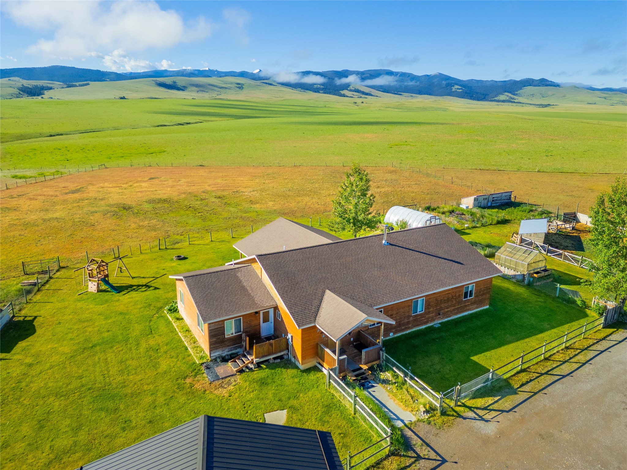 2 Sharptail Lane Property Photo 6