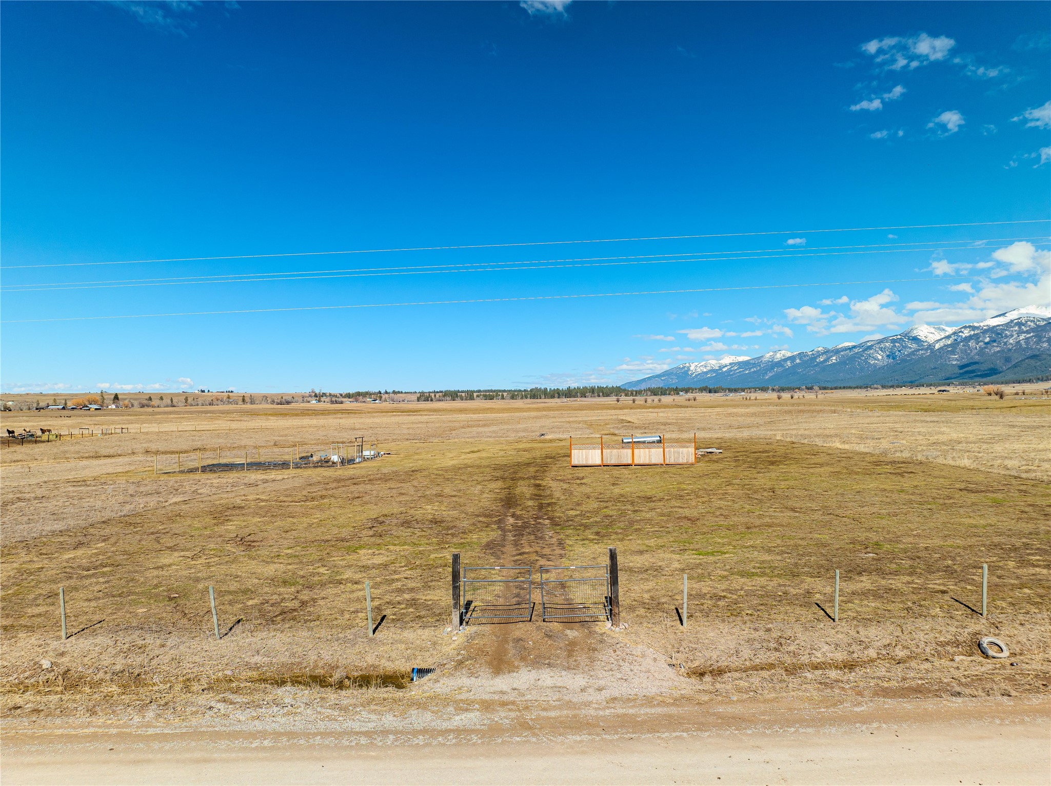 Nnh Post Creek Road E Property Photo 1