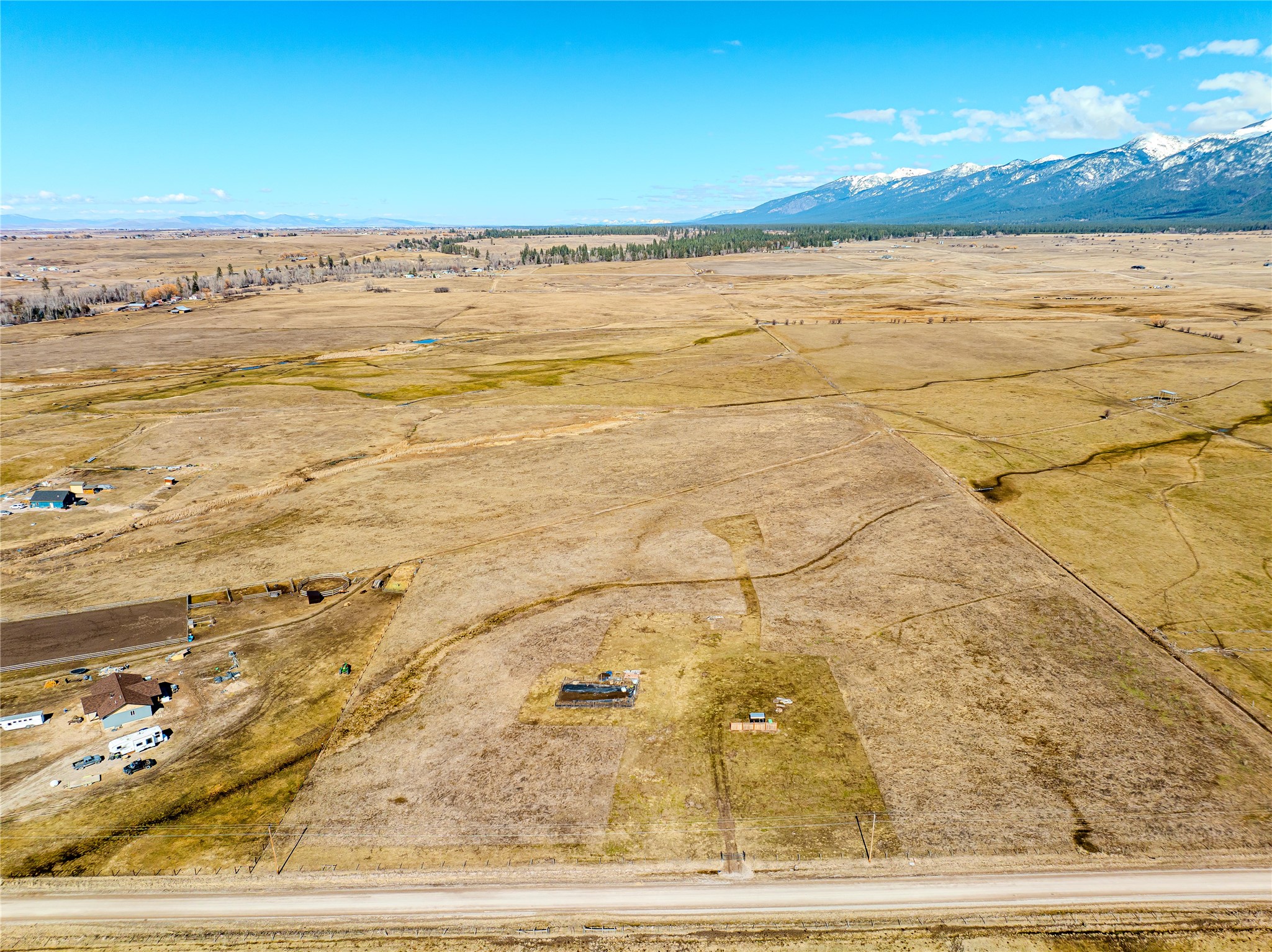 Nnh Post Creek Road E Property Photo 13