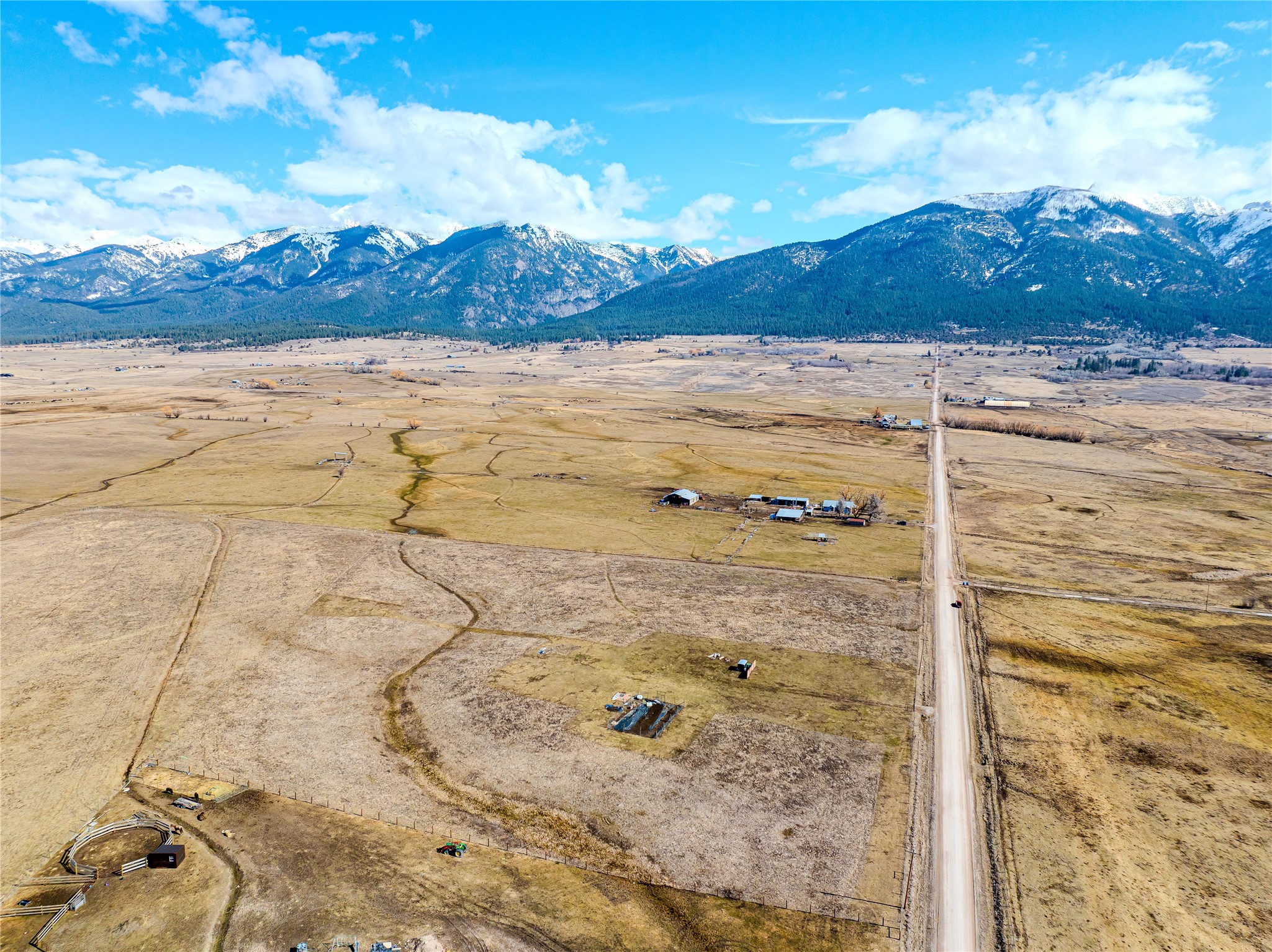 Nnh Post Creek Road E Property Photo 15