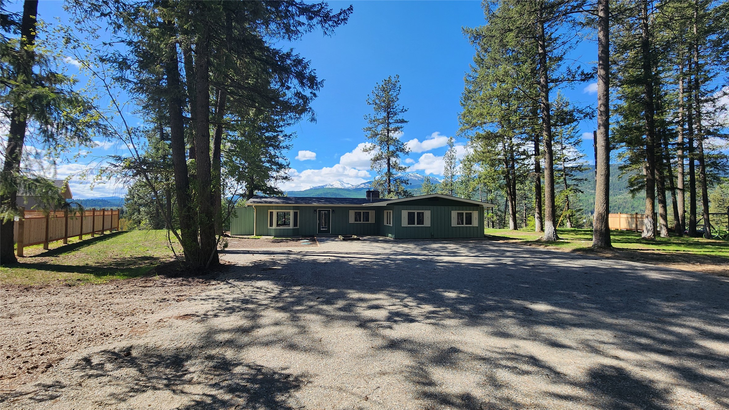 1497 Kootenai River Road Property Photo 2