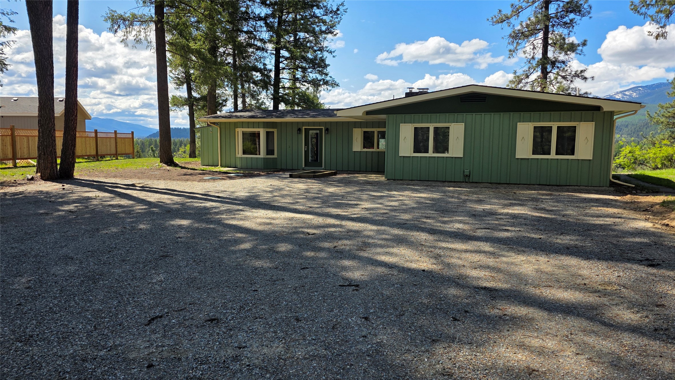 1497 Kootenai River Road Property Photo 3