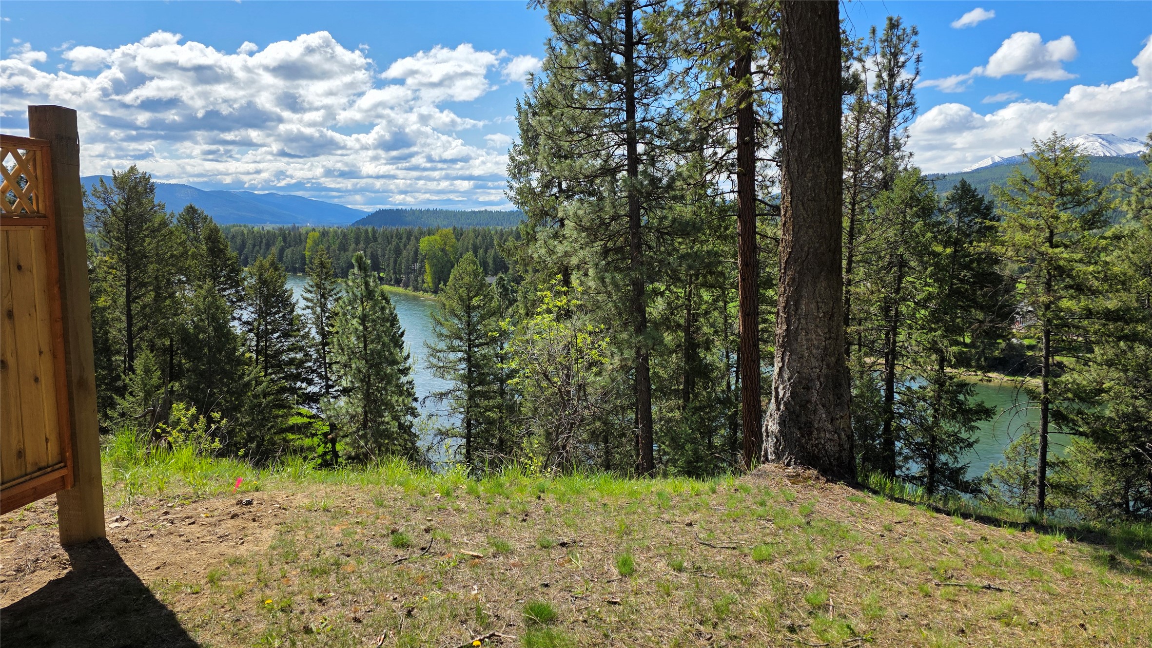1497 Kootenai River Road Property Photo 7