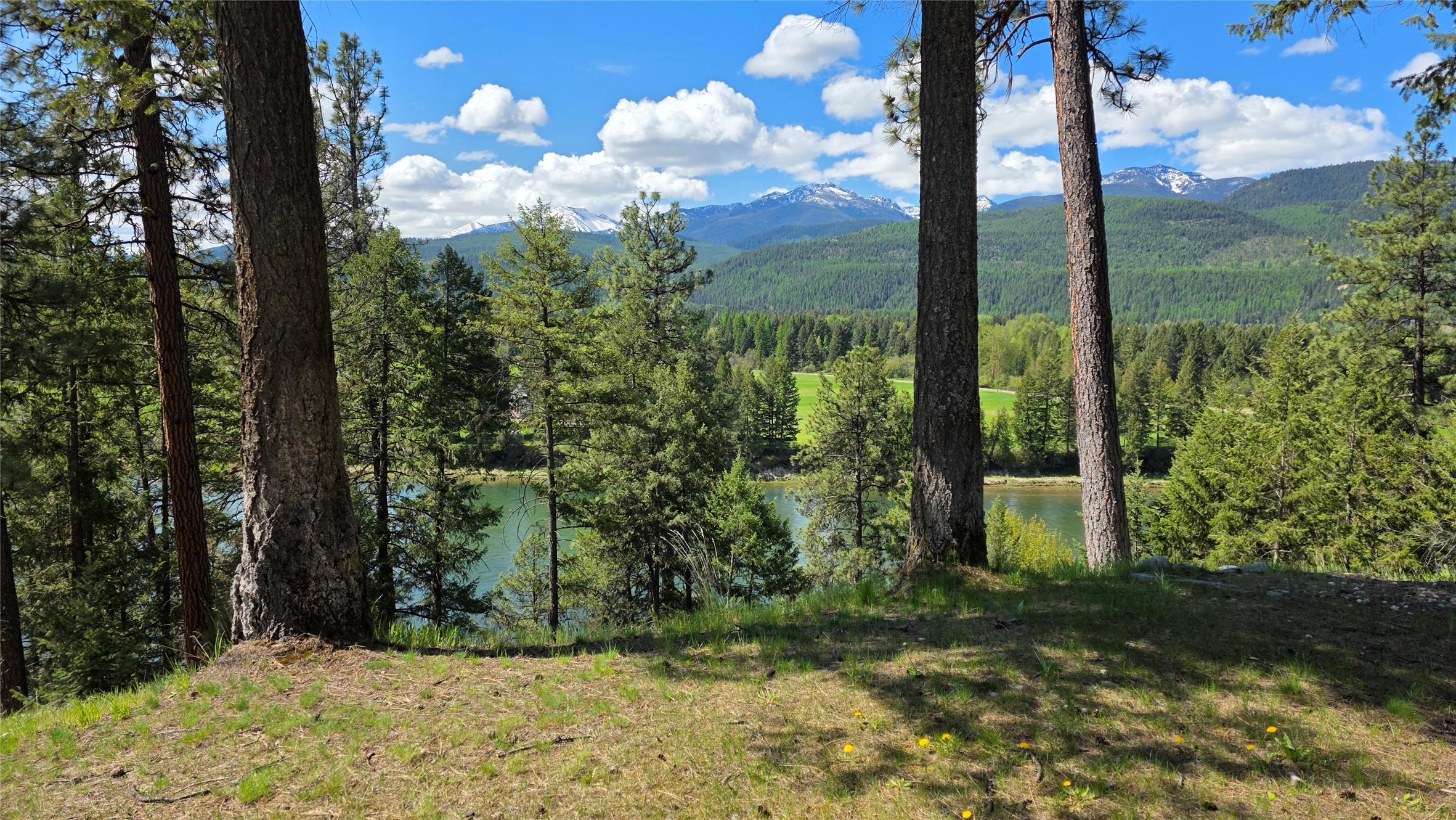 1497 Kootenai River Road Property Photo 8