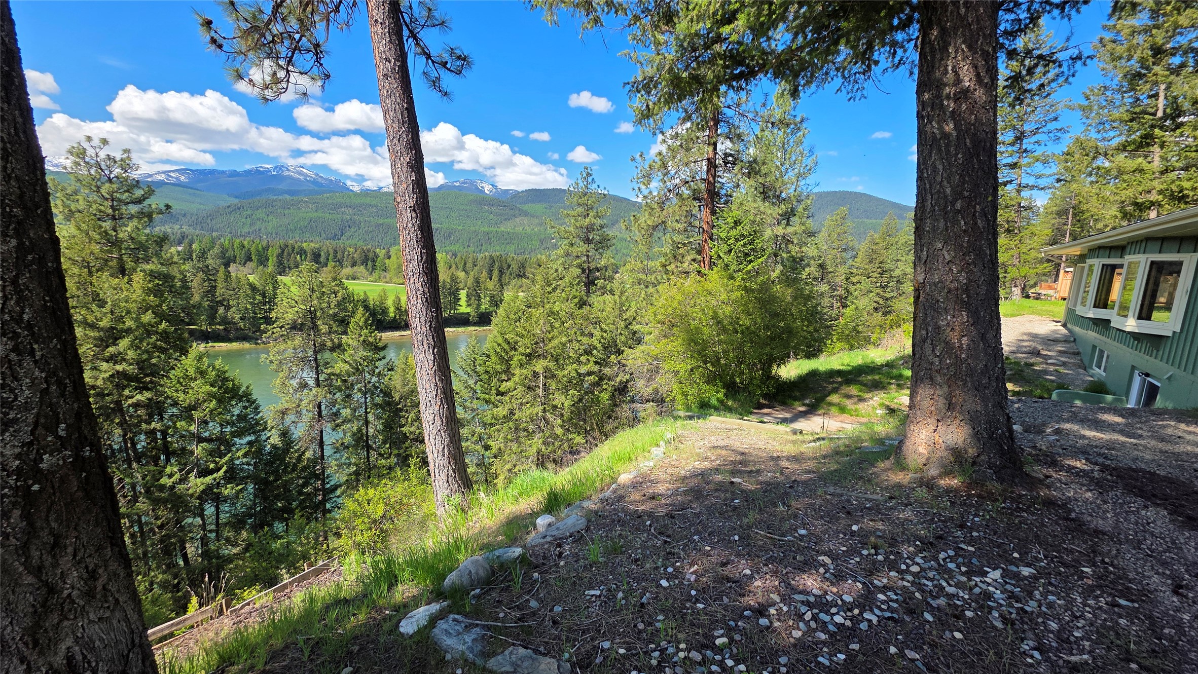 1497 Kootenai River Road Property Photo 10