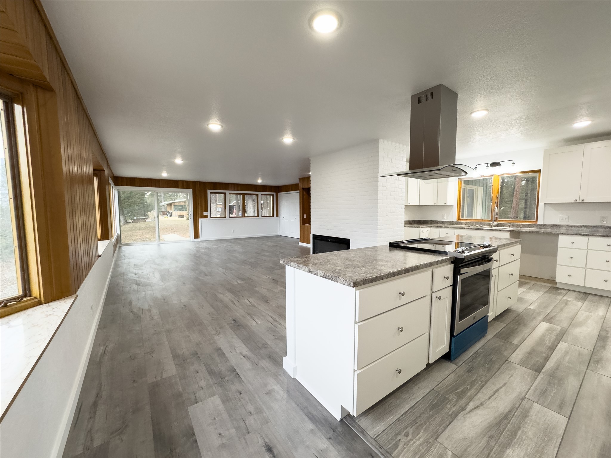 1497 Kootenai River Road Property Photo 21