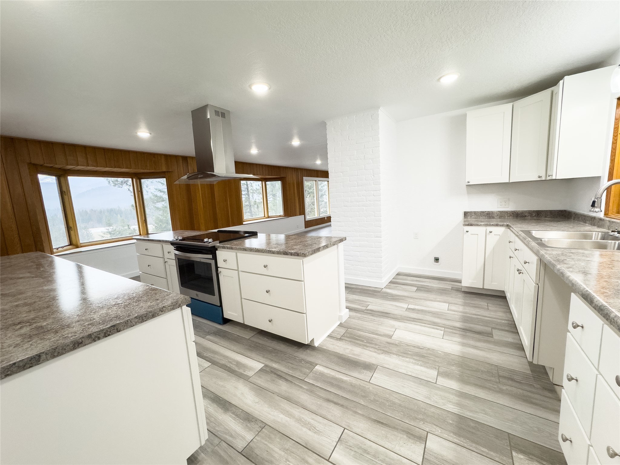 1497 Kootenai River Road Property Photo 23