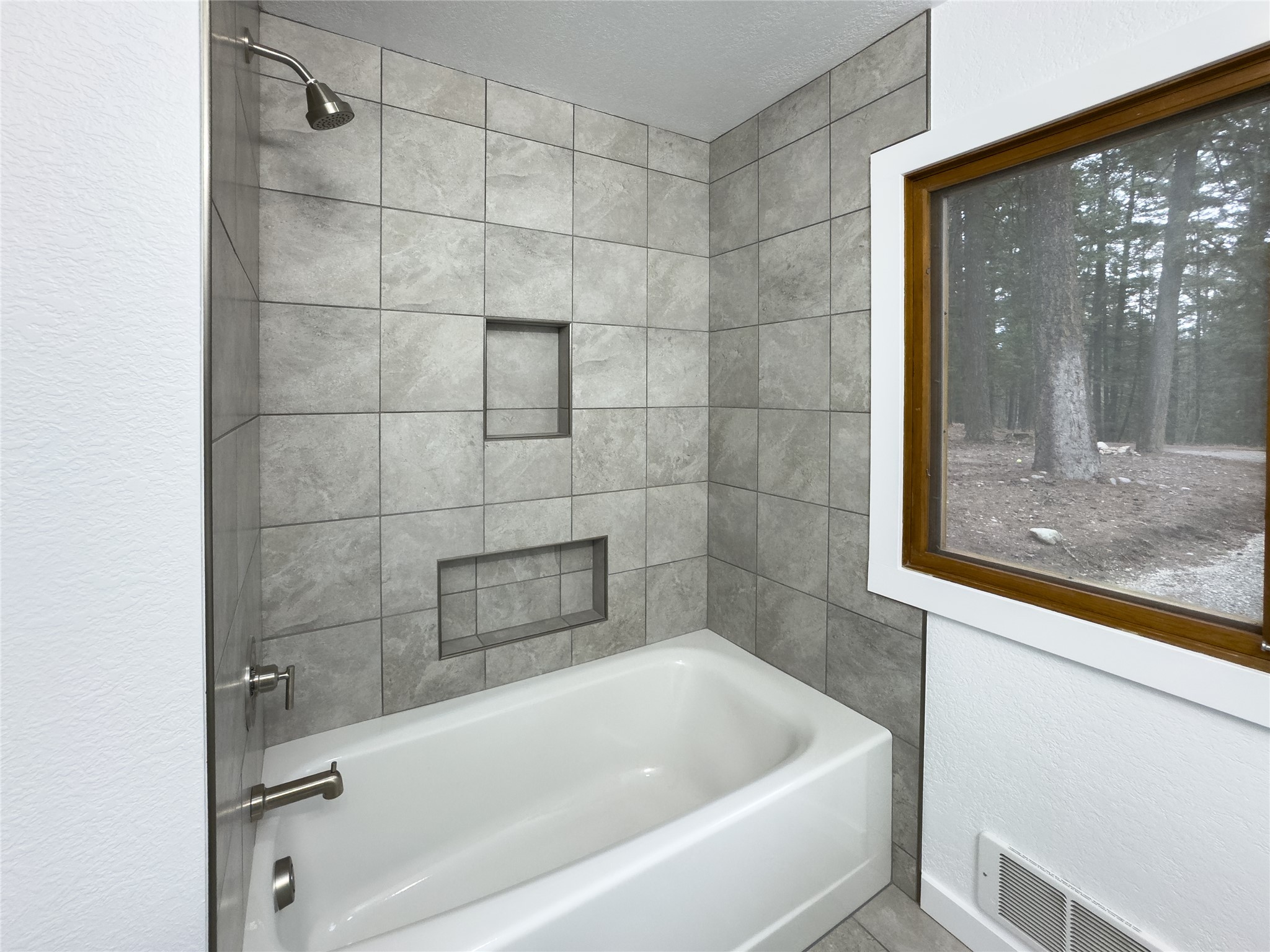 1497 Kootenai River Road Property Photo 24